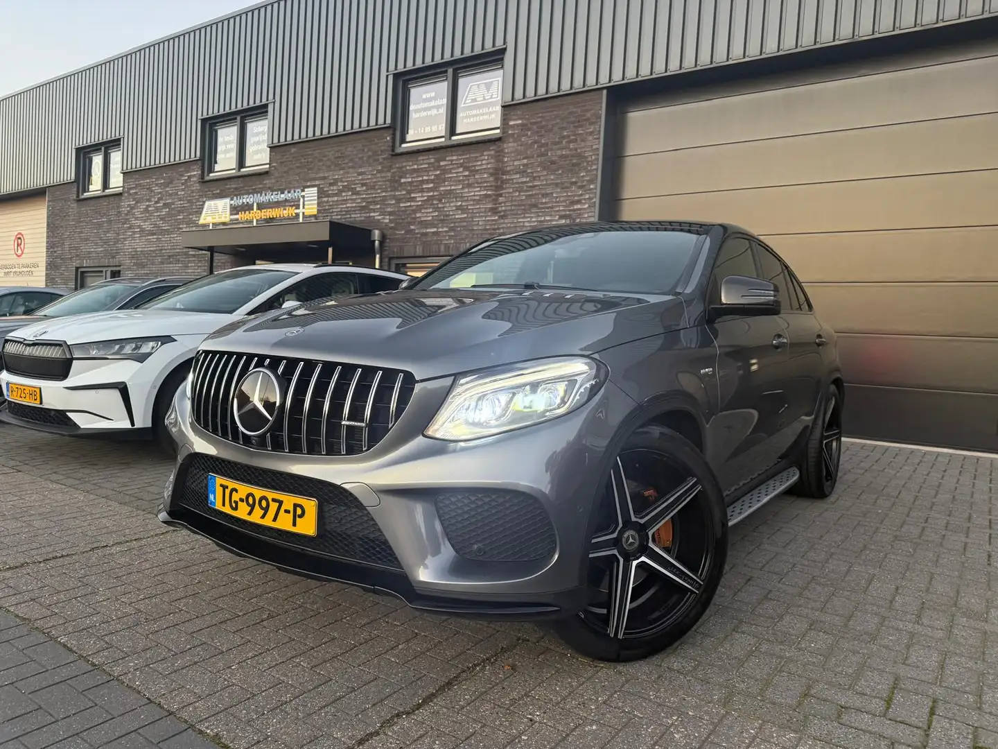 Mercedes-Benz GLE 43 AMG Coupé 4MATIC | 12 MND GARANTIE | PANO DAK | BOM VO Gris - 2