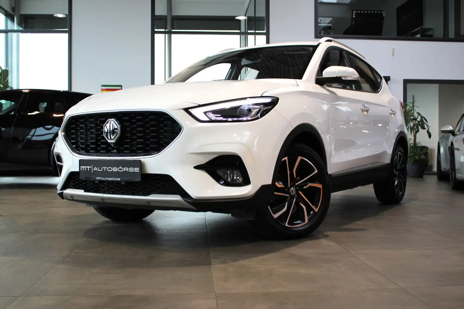 MG ZS 1.0 T-GDI * LUXURY * 1.HAND | PANORAMA | 360° Weiß - 2