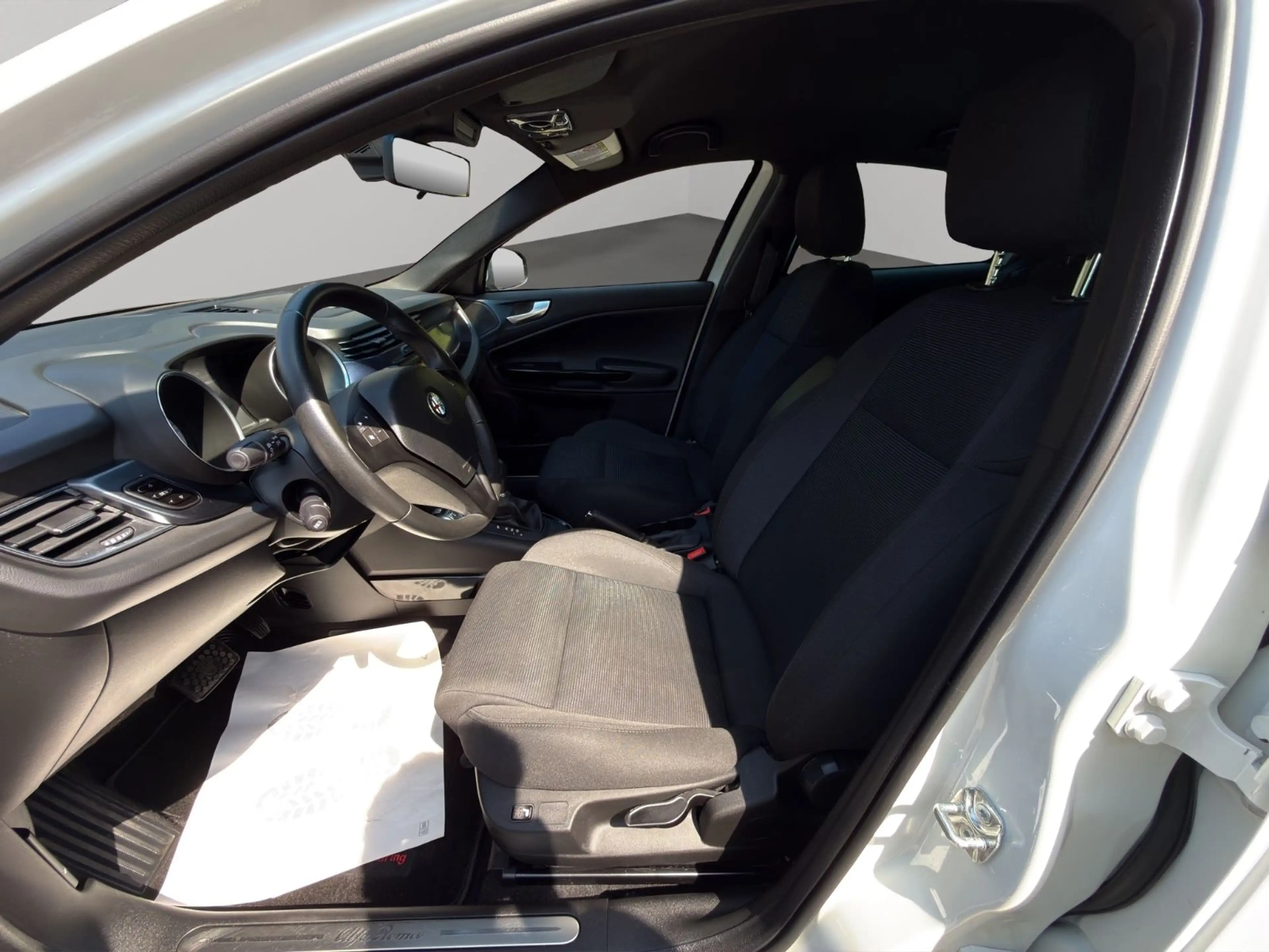 Alfa Romeo Giulietta Turismo | AUTOMATIK 8FACH KLIMAAUT — photo 15