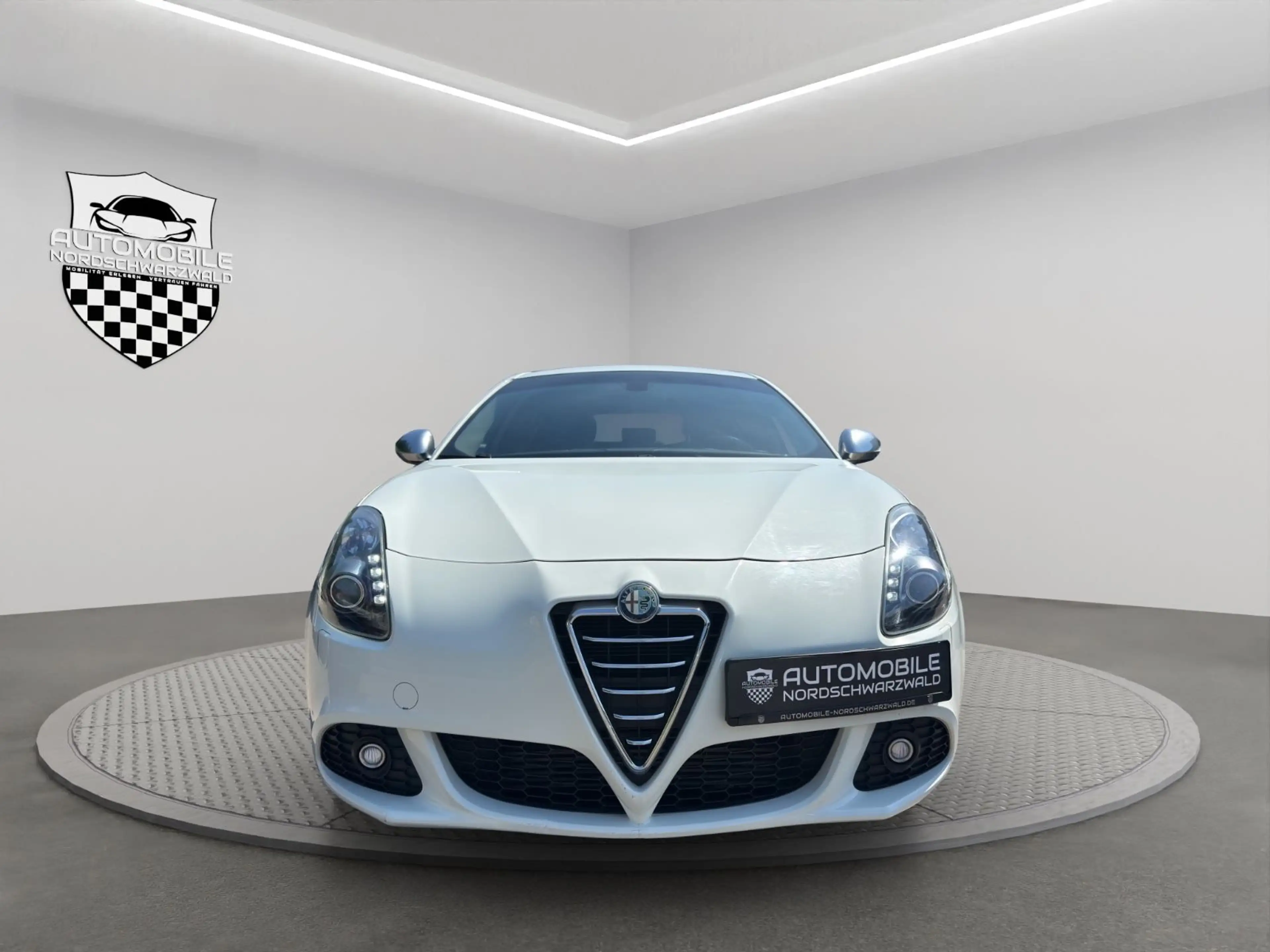 Alfa Romeo Giulietta Turismo | AUTOMATIK 8FACH KLIMAAUT — photo 3