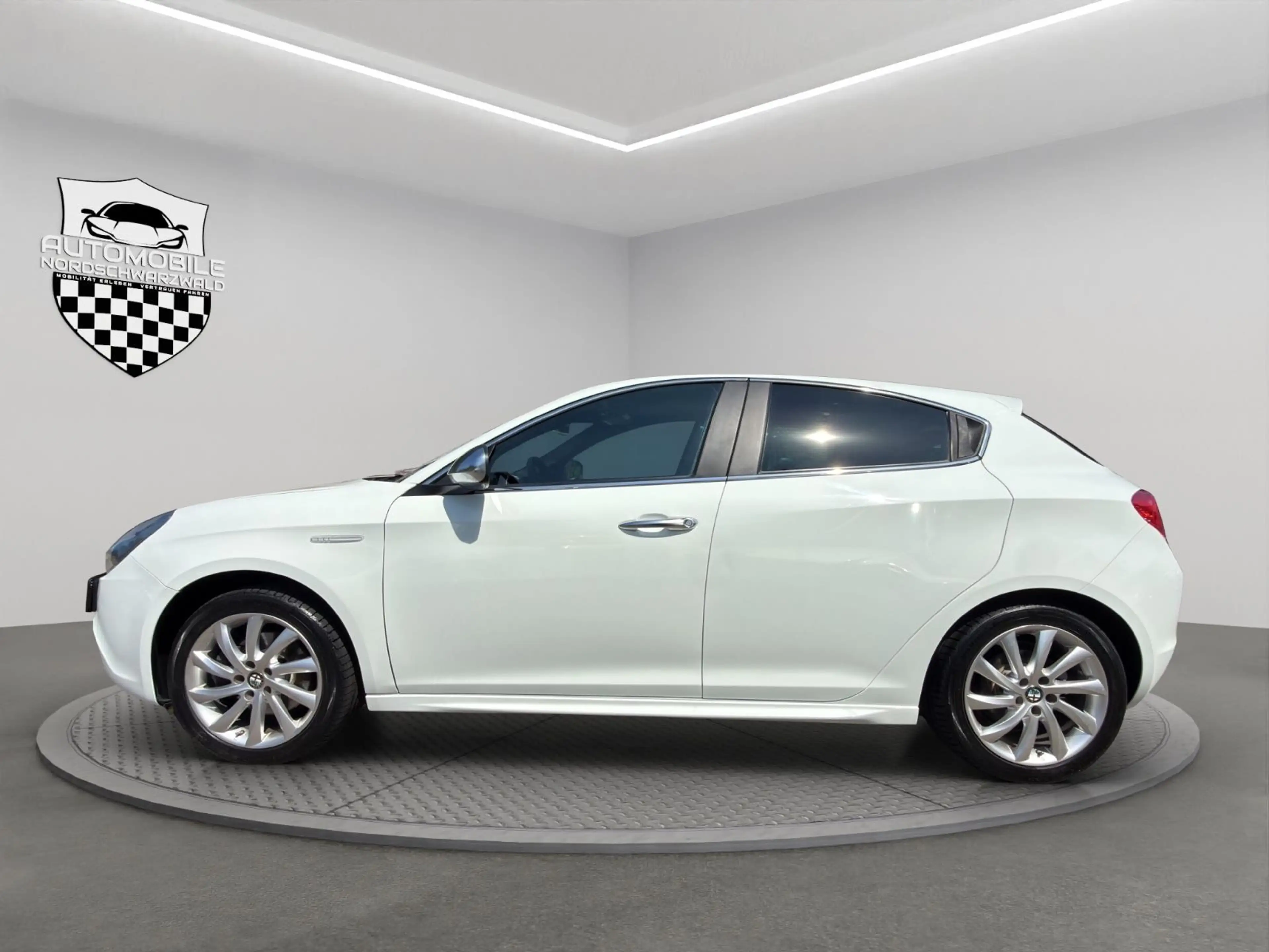 Alfa Romeo Giulietta Turismo | AUTOMATIK 8FACH KLIMAAUT — photo 5