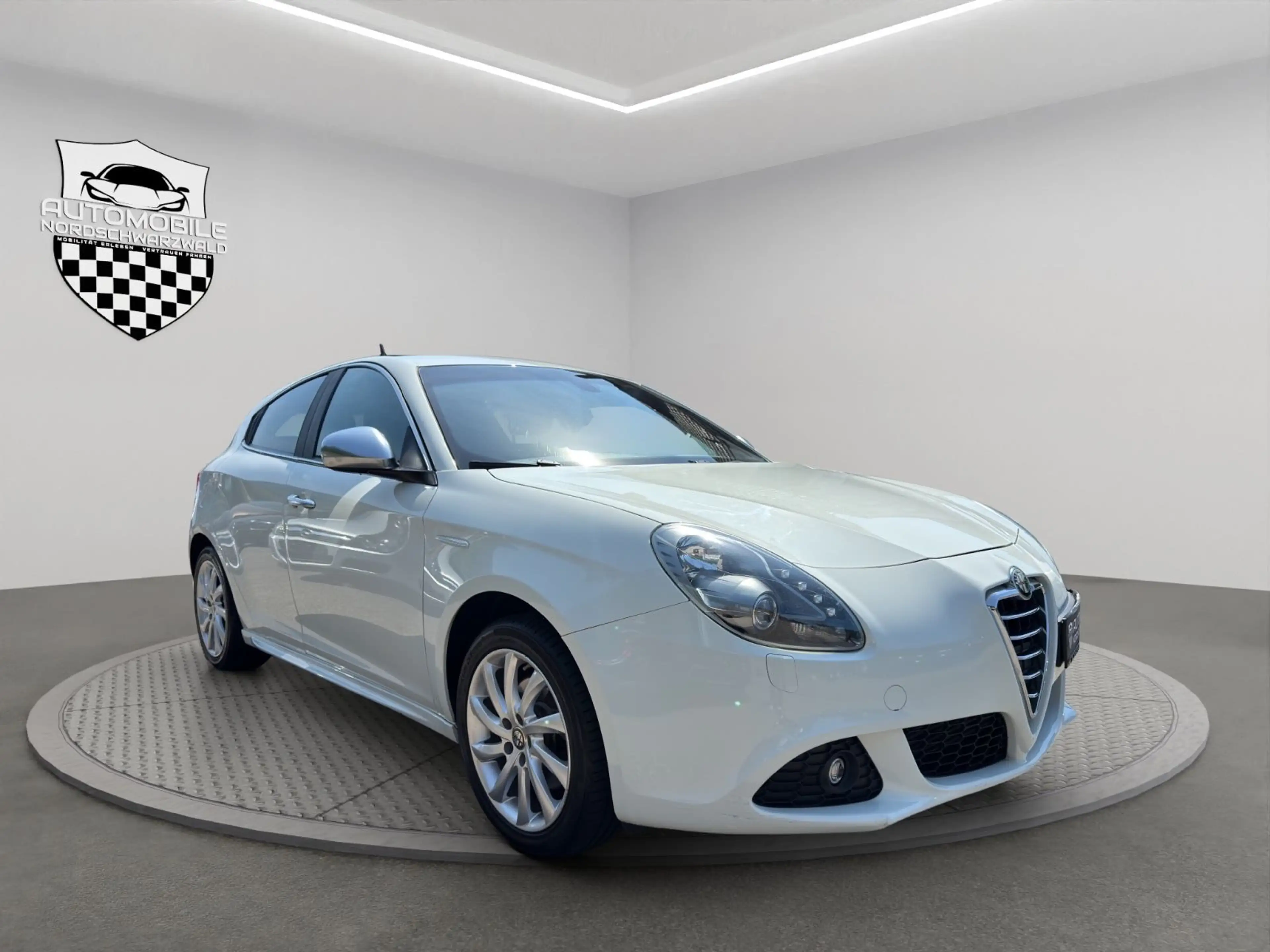 Alfa Romeo Giulietta Turismo | AUTOMATIK 8FACH KLIMAAUT — photo 2