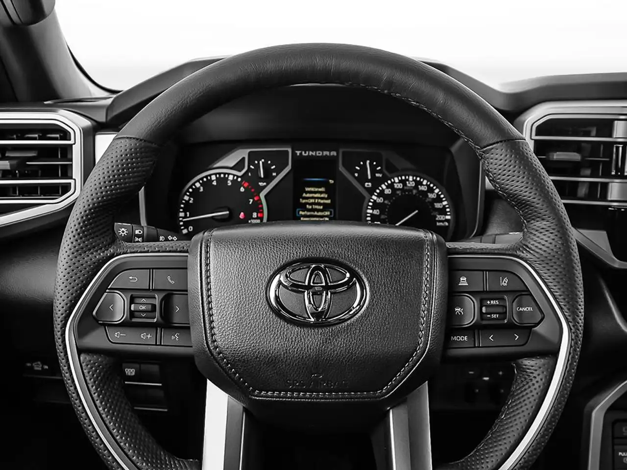 Toyota Tundra снимка Toyota Tundra