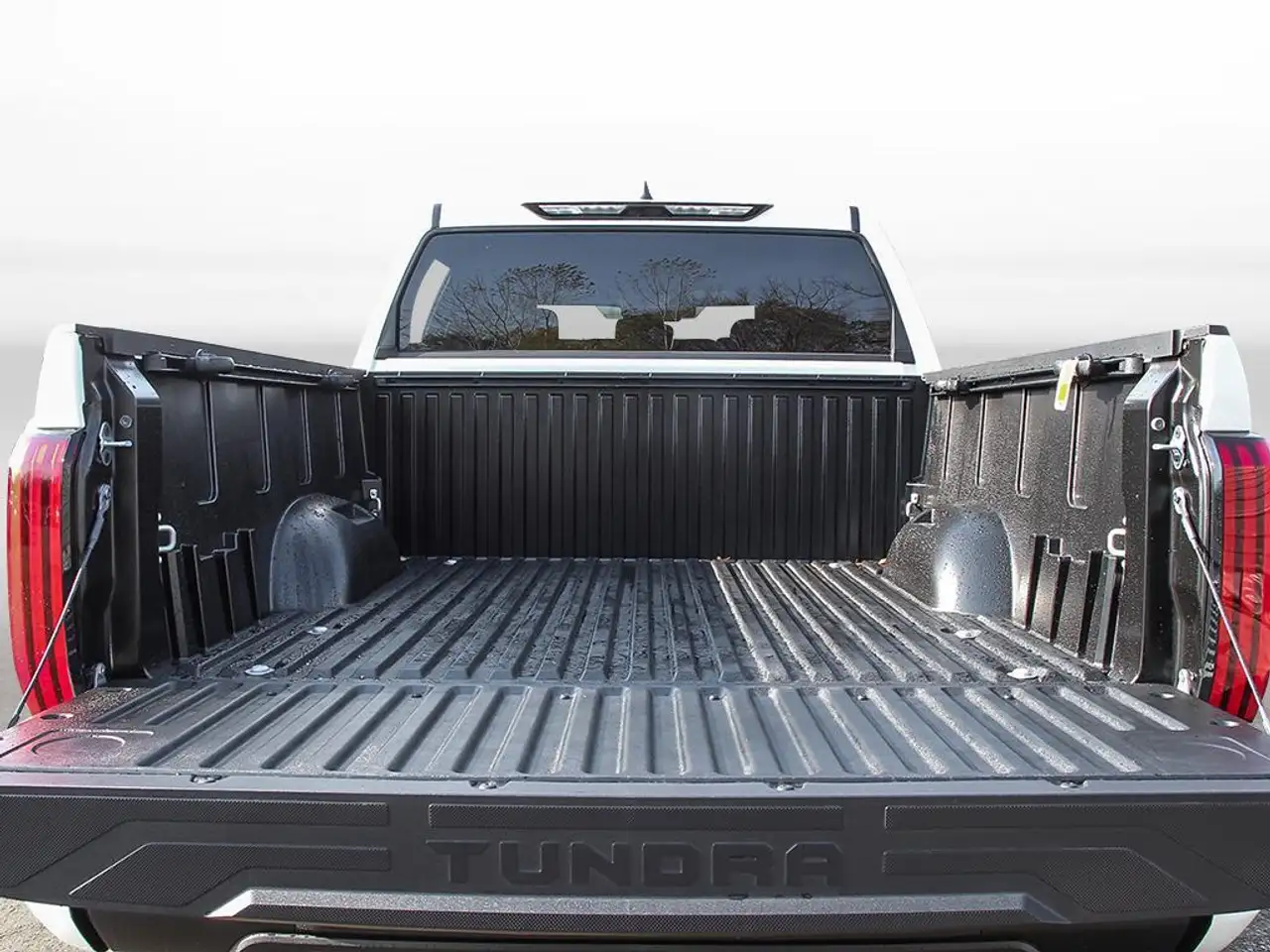 Toyota Tundra снимка Toyota Tundra