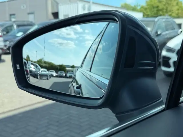 Volkswagen Tiguan view 15