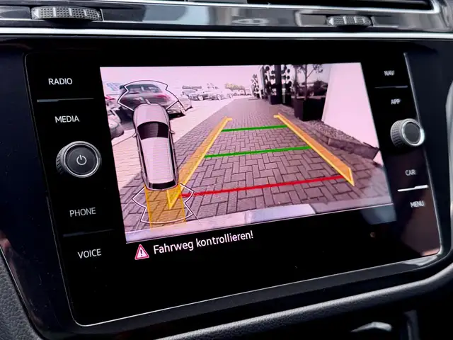Volkswagen Tiguan view 16