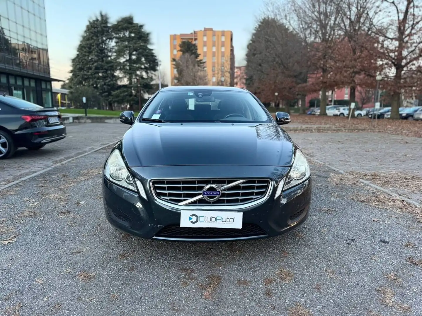 Volvo V60 V60 2.0 D4 ved (d3) Momentum geartronic Grigio - 2