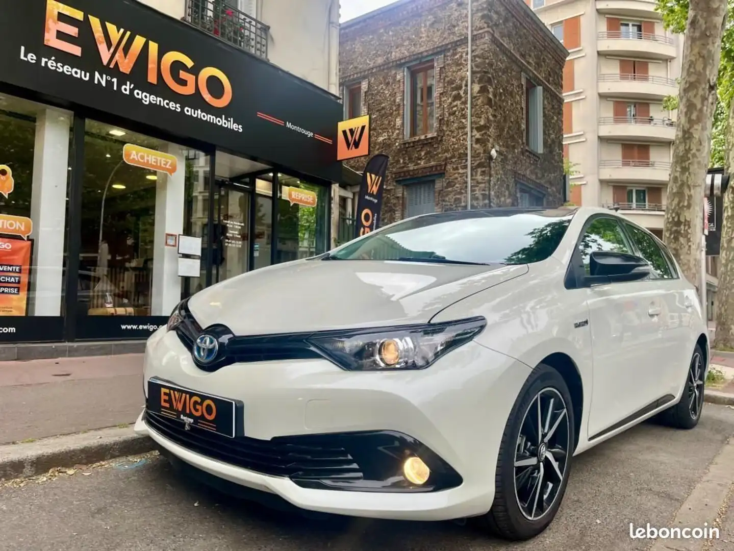 Toyota Auris 1.8 HSD 136H 100 FULL-HYBRID COLLECTION CVT BVA Blanco - 1