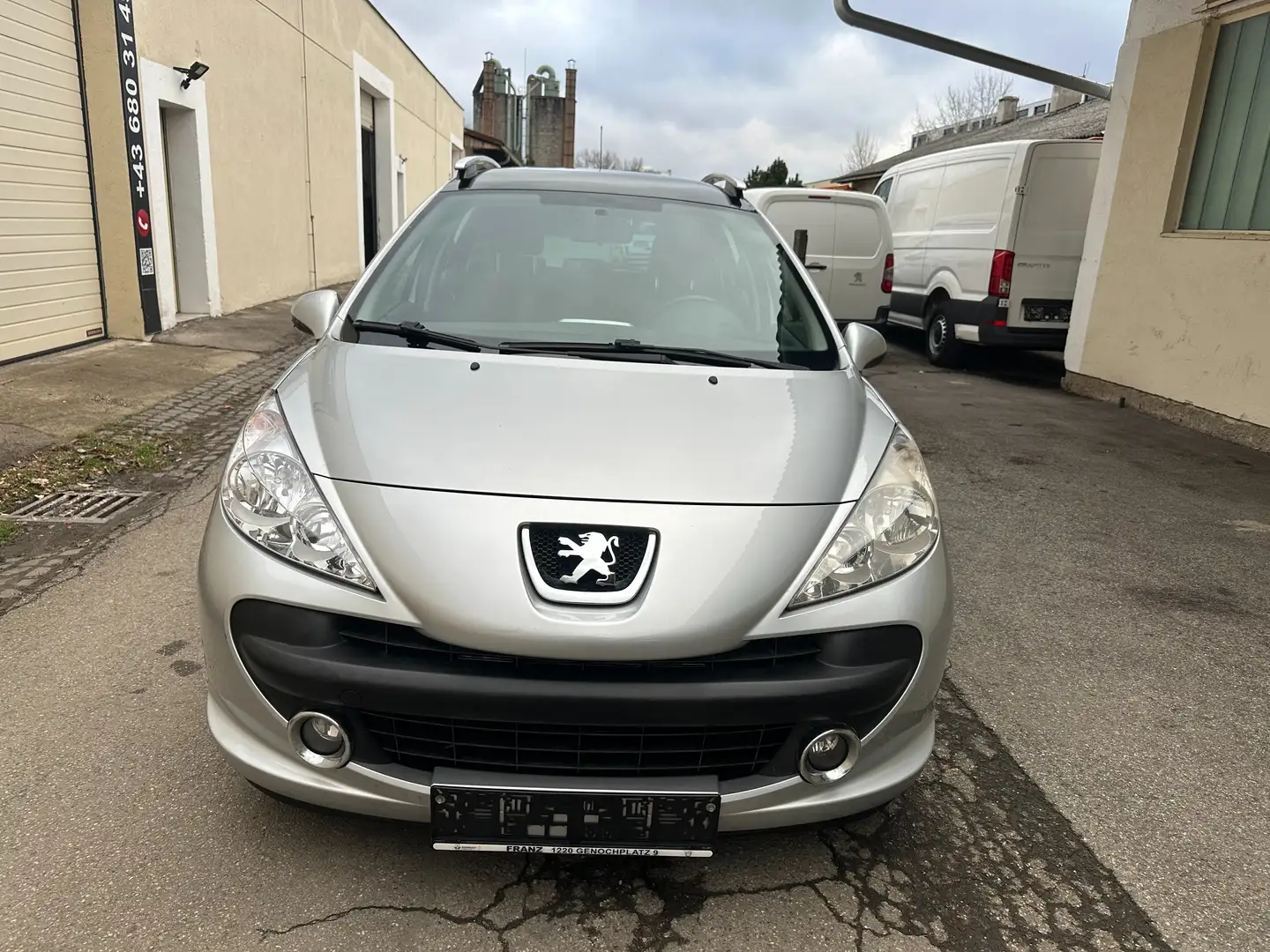 Peugeot 207 207 SW Active 1,6 HDi 110 FAP Grau - 2