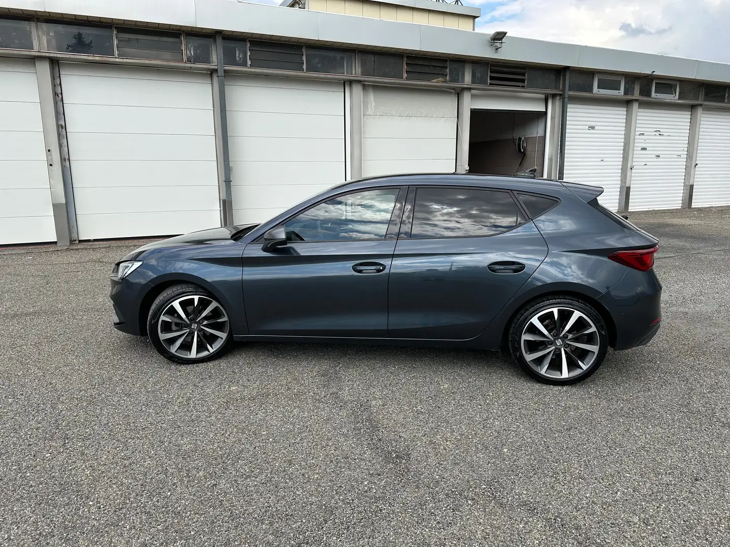 SEAT Leon Leon 2.0 tdi FR 150cv dsg Grigio - 2