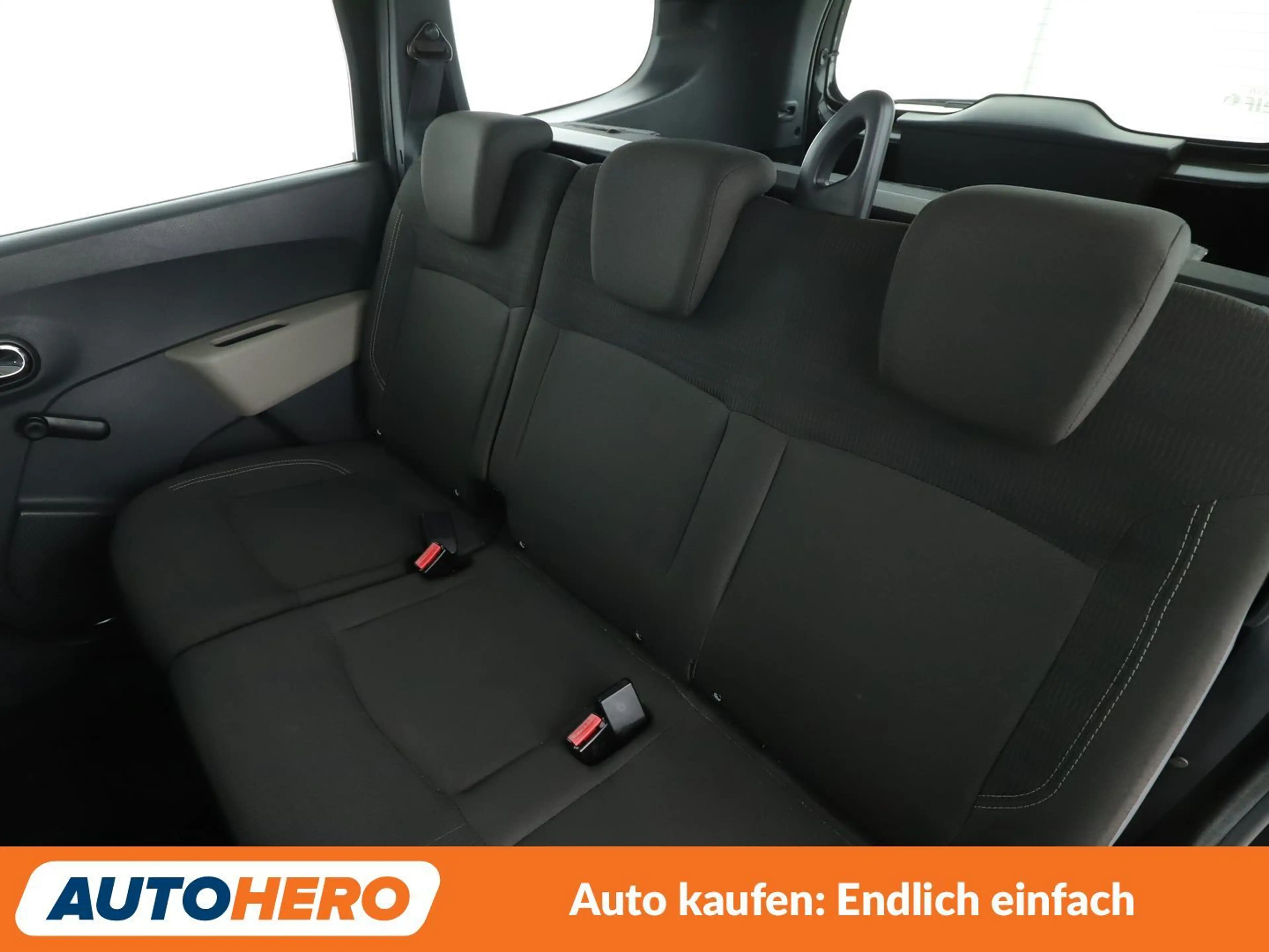 Dacia Lodgy 1.2 TCe Laureate — photo 15