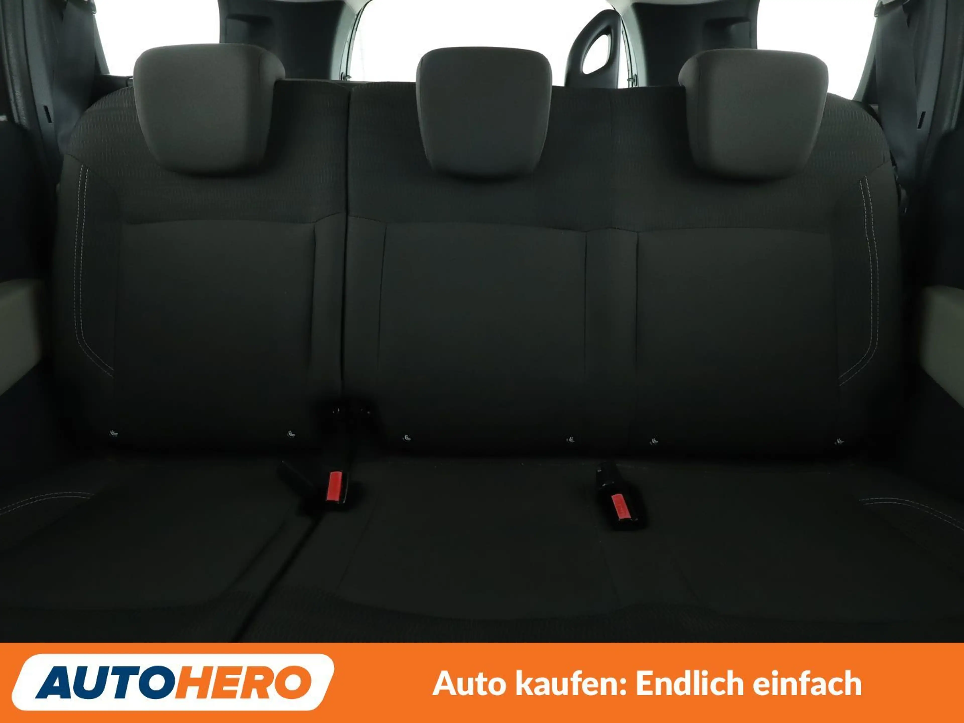 Dacia Lodgy 1.2 TCe Laureate — photo 14