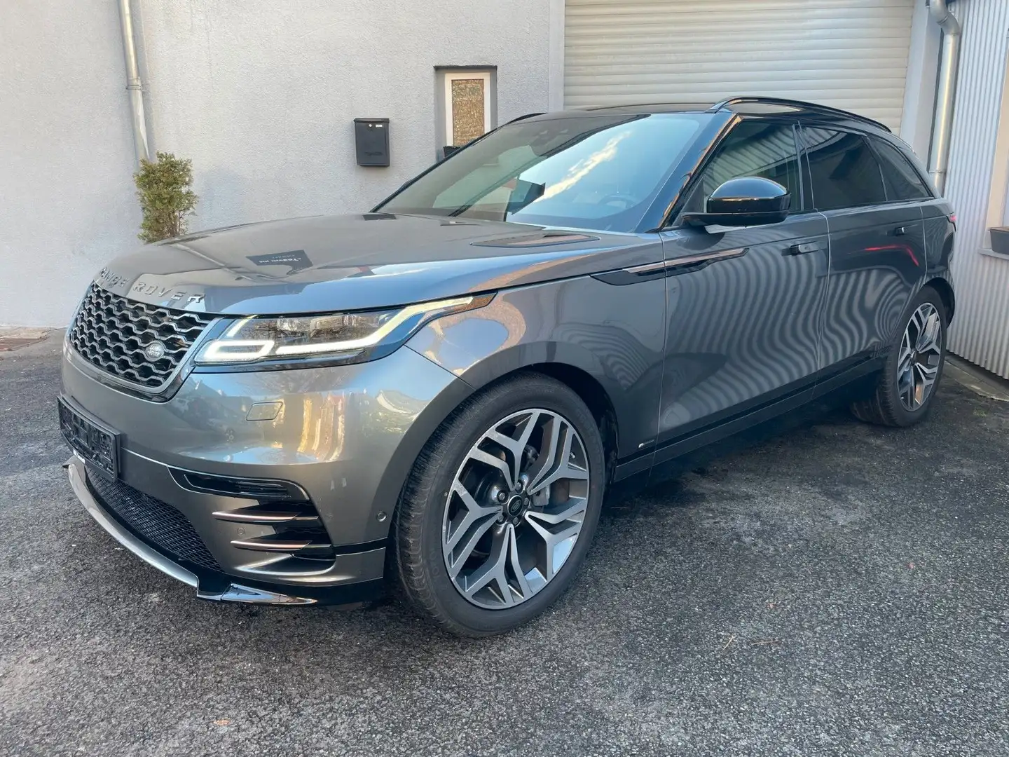 Land Rover Range Rover Velar R-Dynamic Luft Pano Navi LED Gris - 2