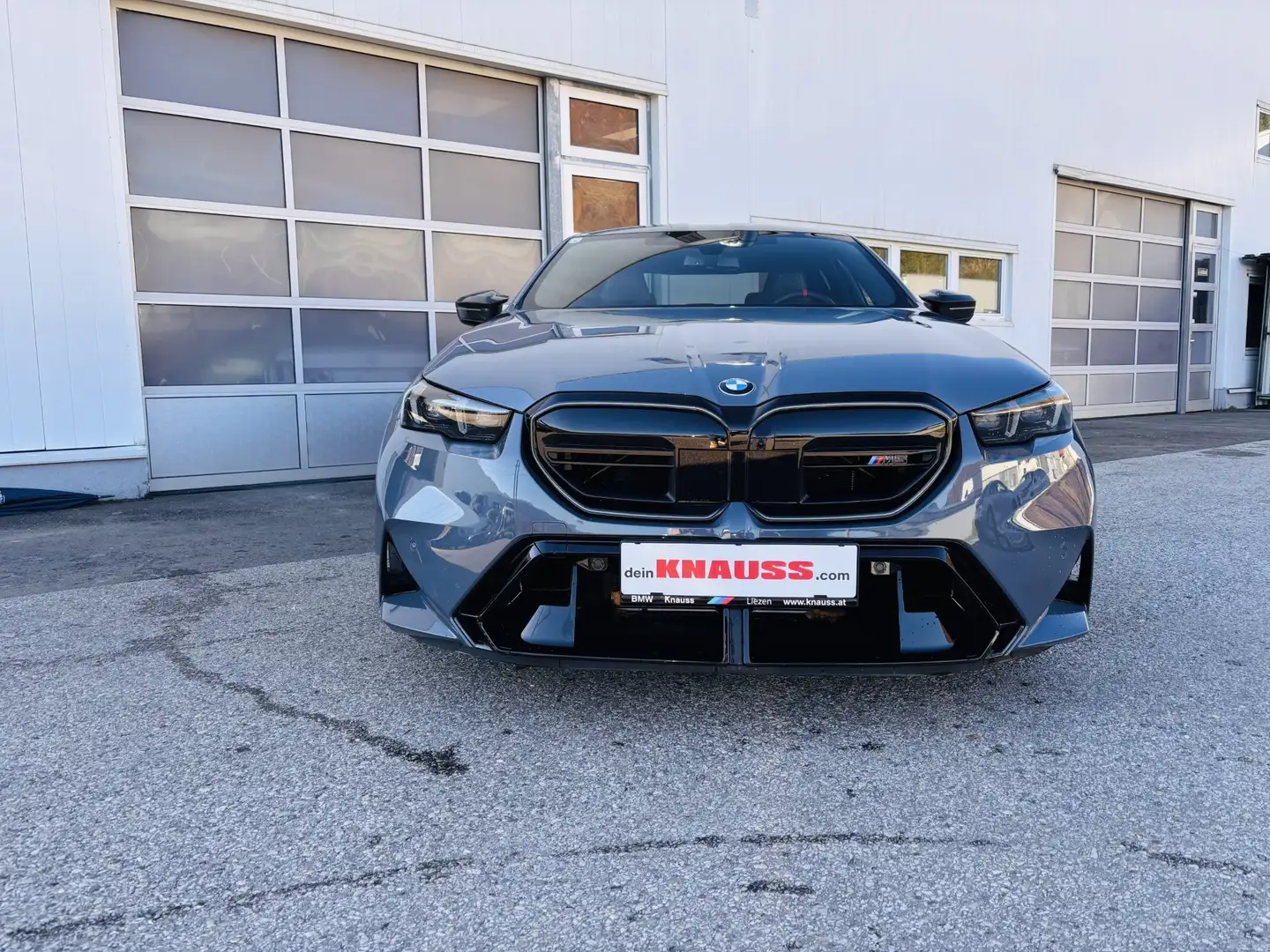BMW M5 Grau - 2