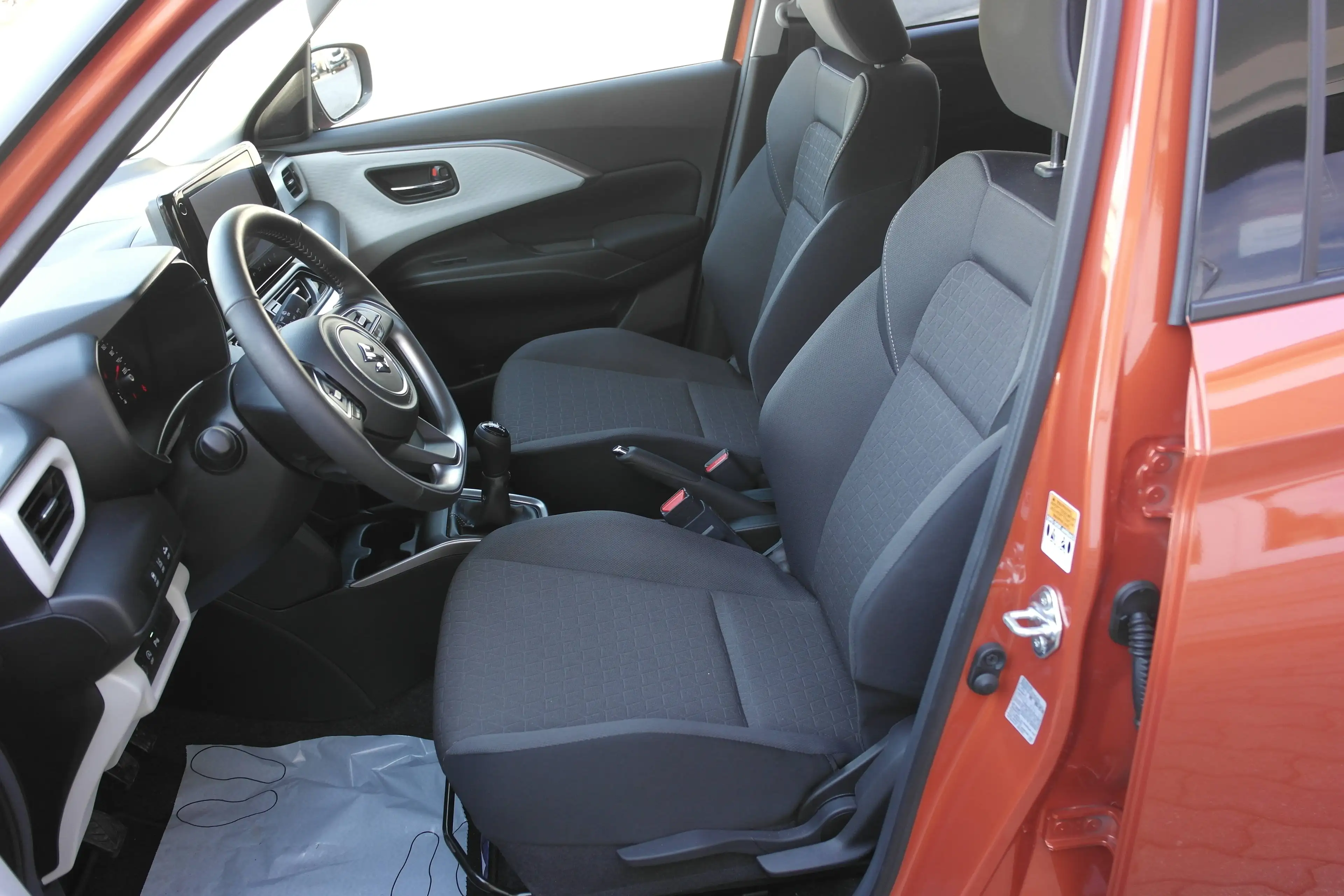 Suzuki Swift Swift 1.2 Dualjet Hybrid Comfort+,Navi,SHZ,wie NEU — photo 8