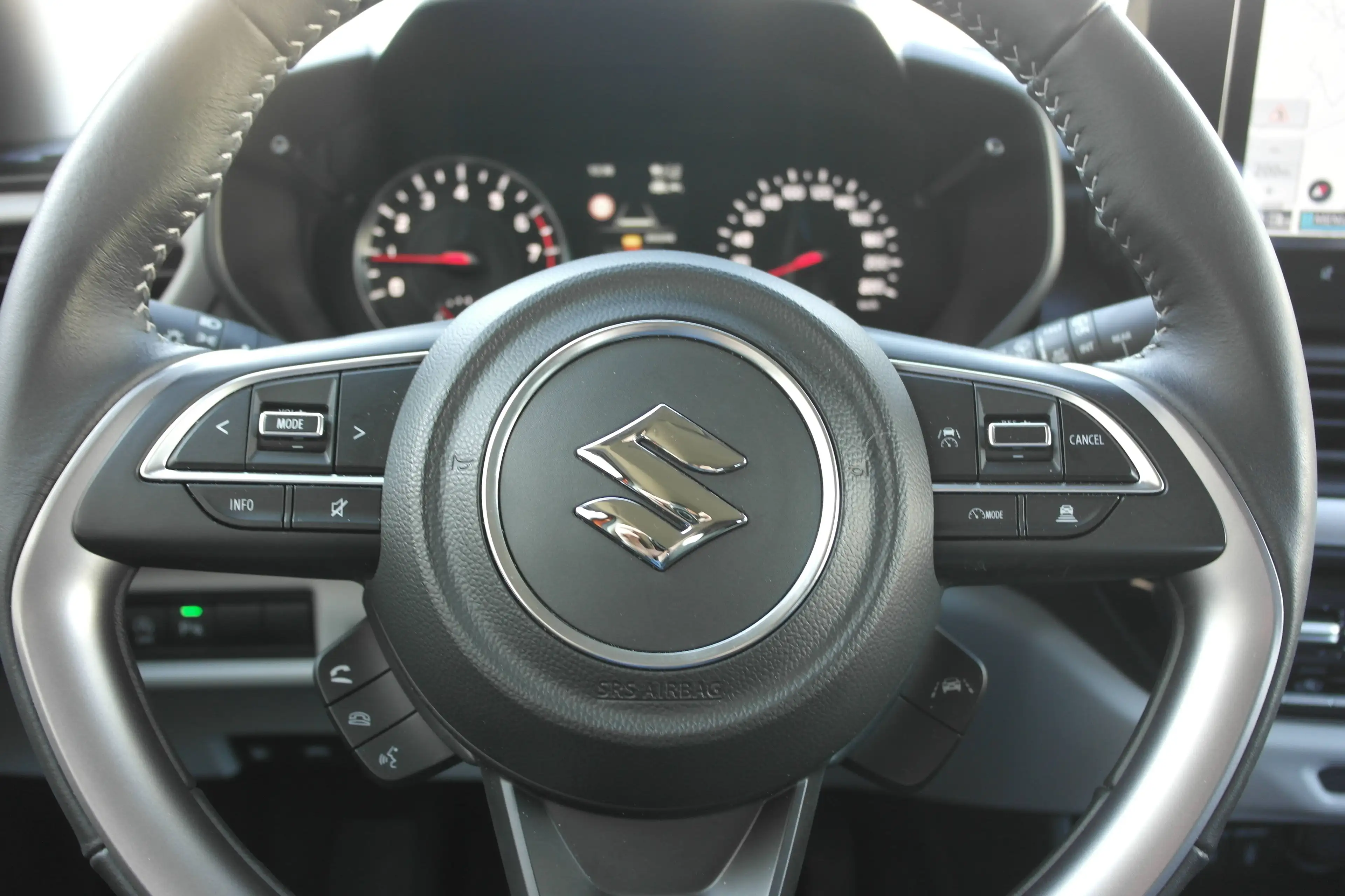 Suzuki Swift Swift 1.2 Dualjet Hybrid Comfort+,Navi,SHZ,wie NEU — photo 10