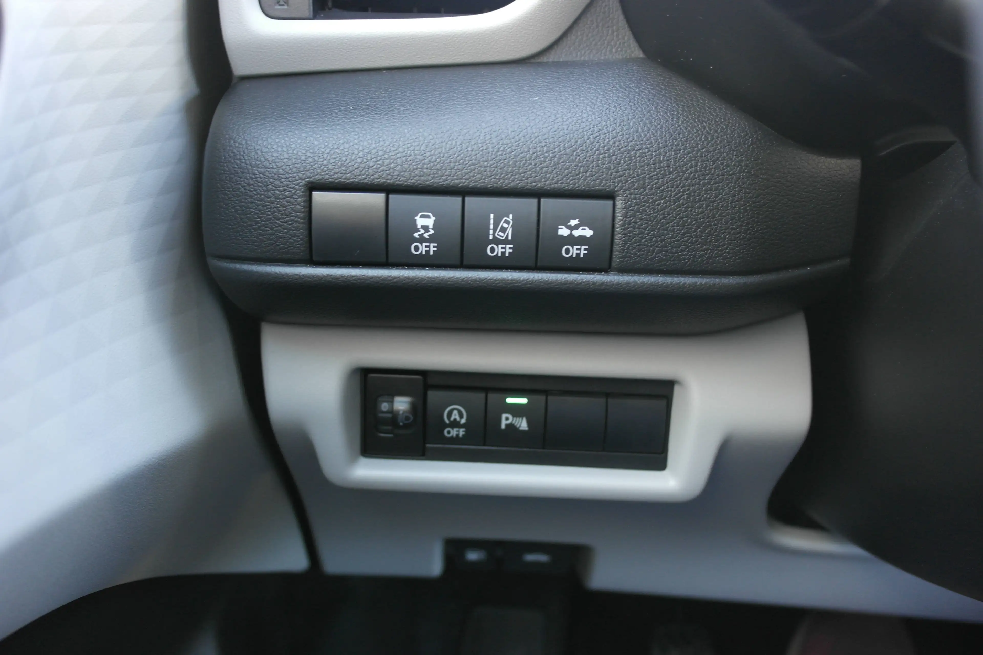 Suzuki Swift Swift 1.2 Dualjet Hybrid Comfort+,Navi,SHZ,wie NEU — photo 12