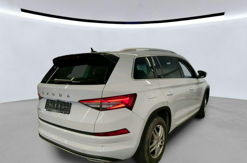Skoda Kodiaq 2.0TDI L&K 7Sitze AHK Virt DCC Pano StHzg — photo 3