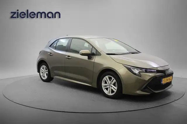 2023 Toyota Corolla in Green for sale