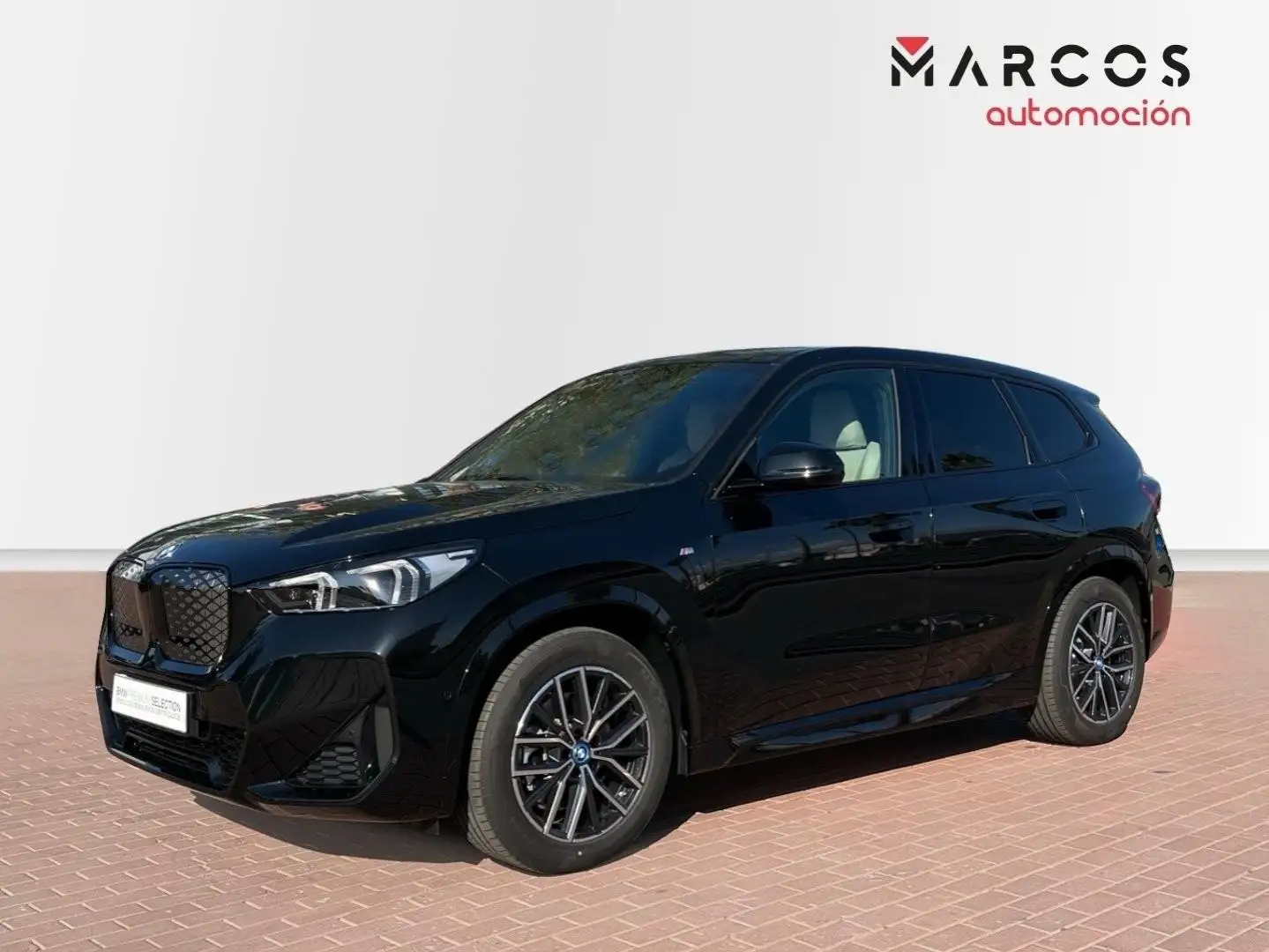BMW iX1 xDrive30A - 1