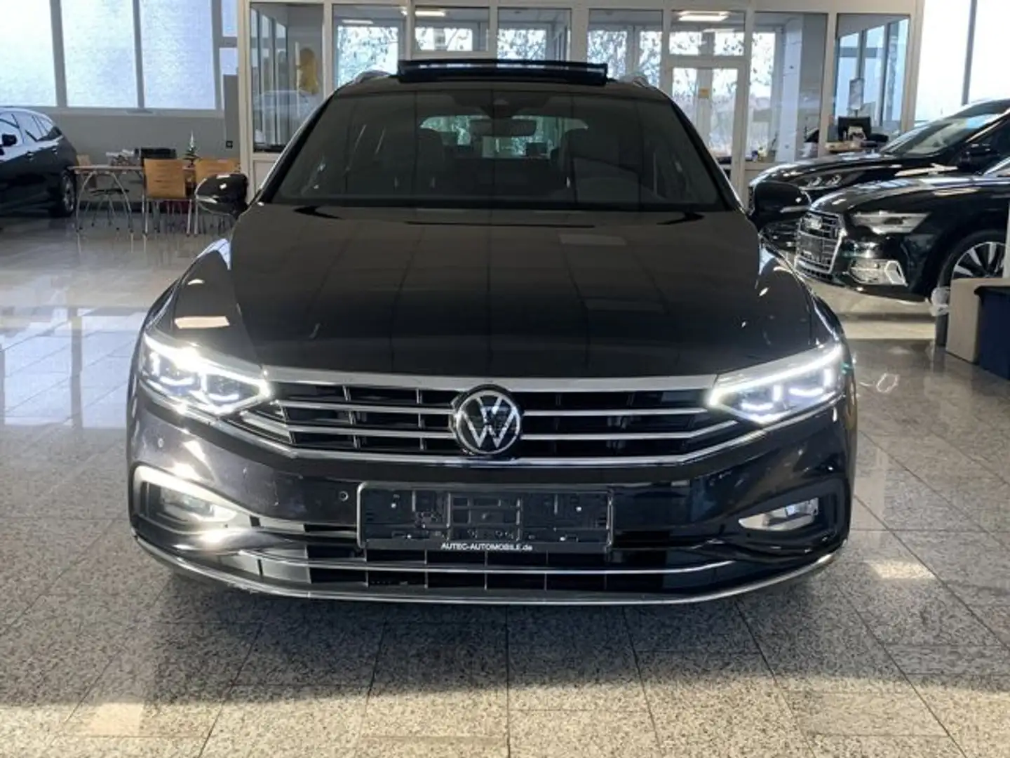 Volkswagen Passat Variant Elegance IQ-LIGHT+AHK+KAMERA+PANO Noir - 2