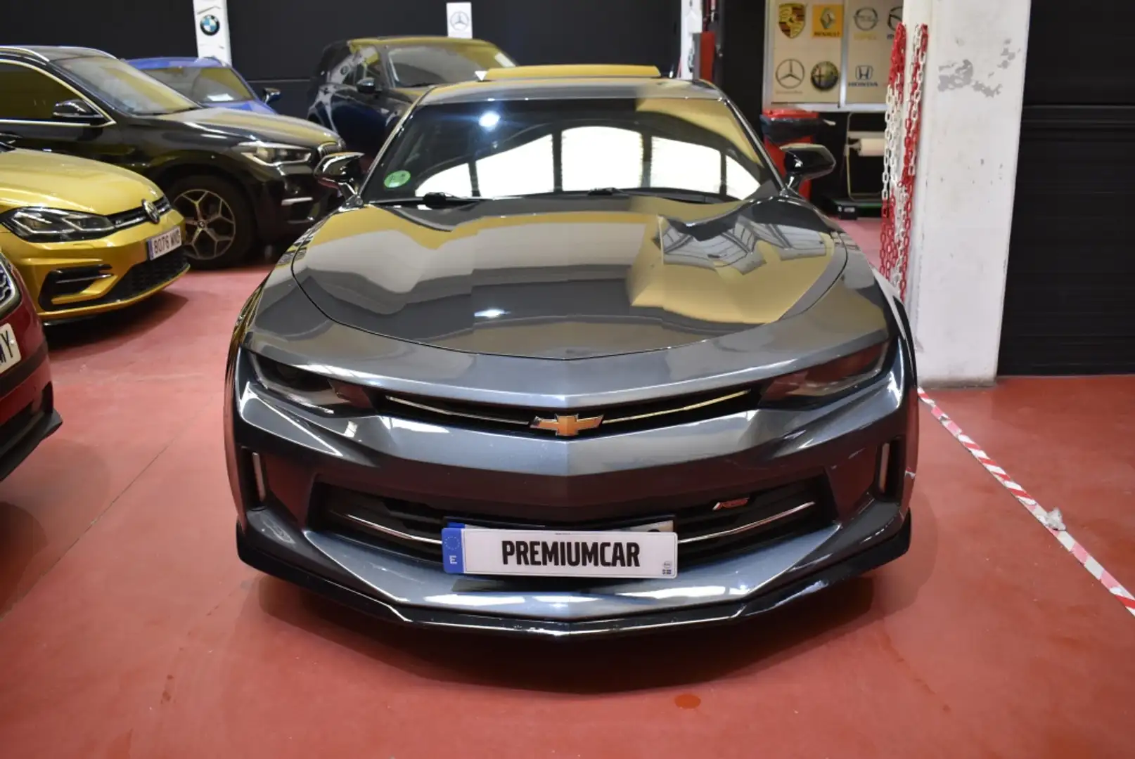 Chevrolet Camaro Coupé Aut. Gris - 2