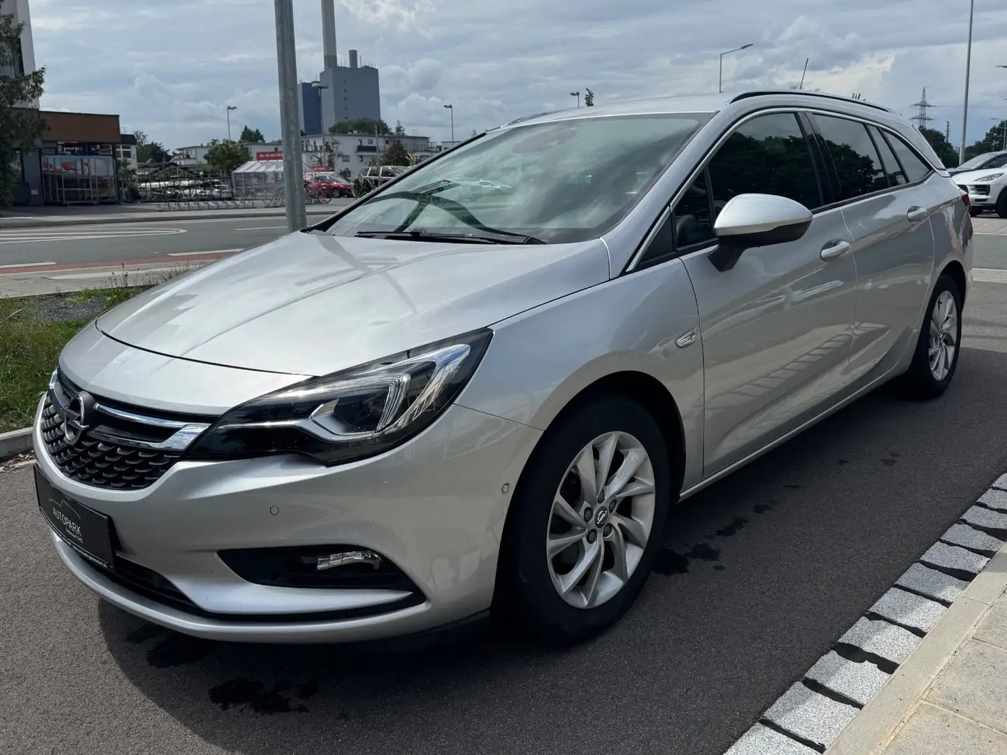 Opel Astra K Sports Tourer Innov./Navi/Kam/SHZ/ANHK Argent - 1
