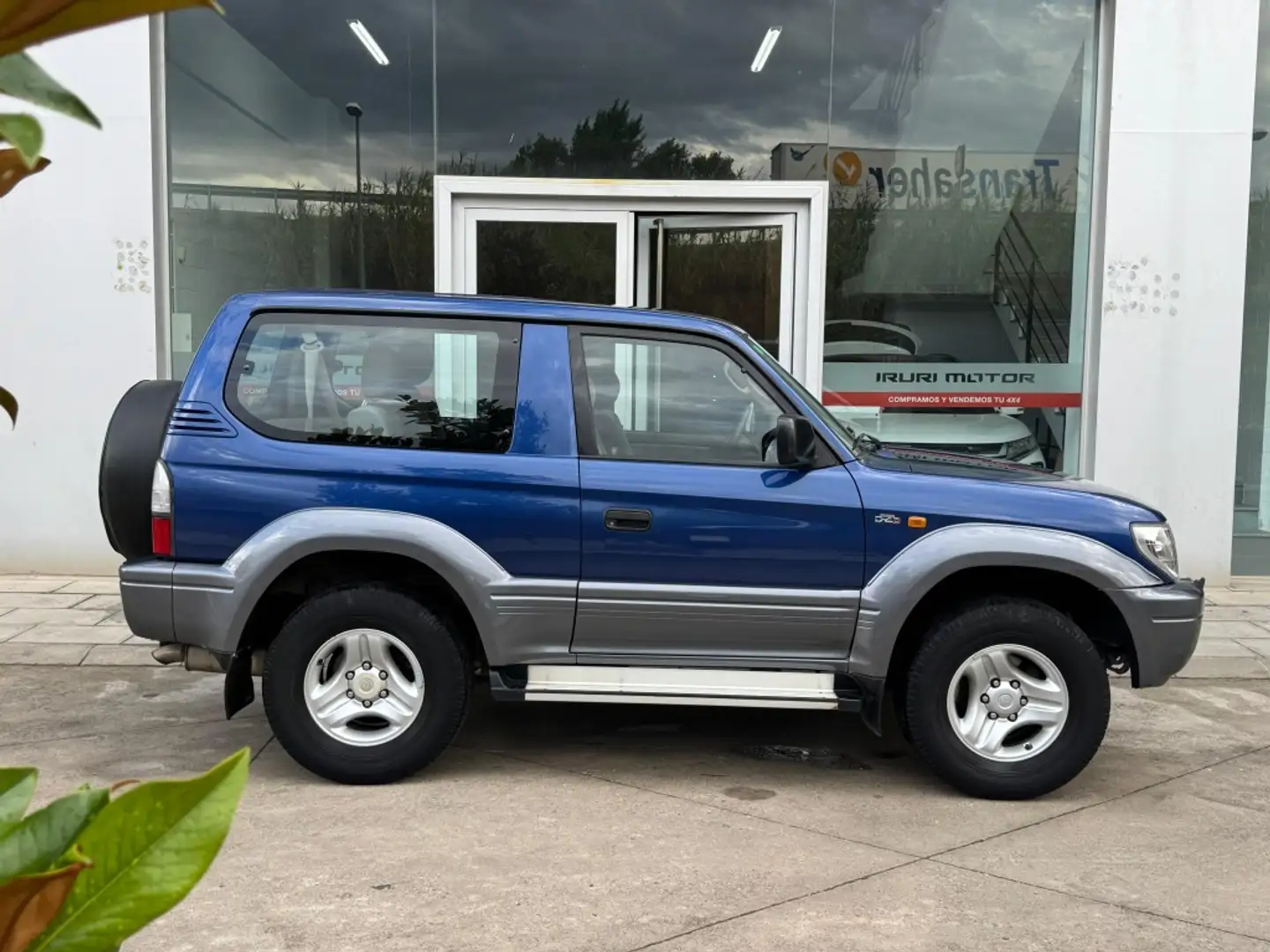 Toyota Land Cruiser 3.0 D4D VX Albastru - 1