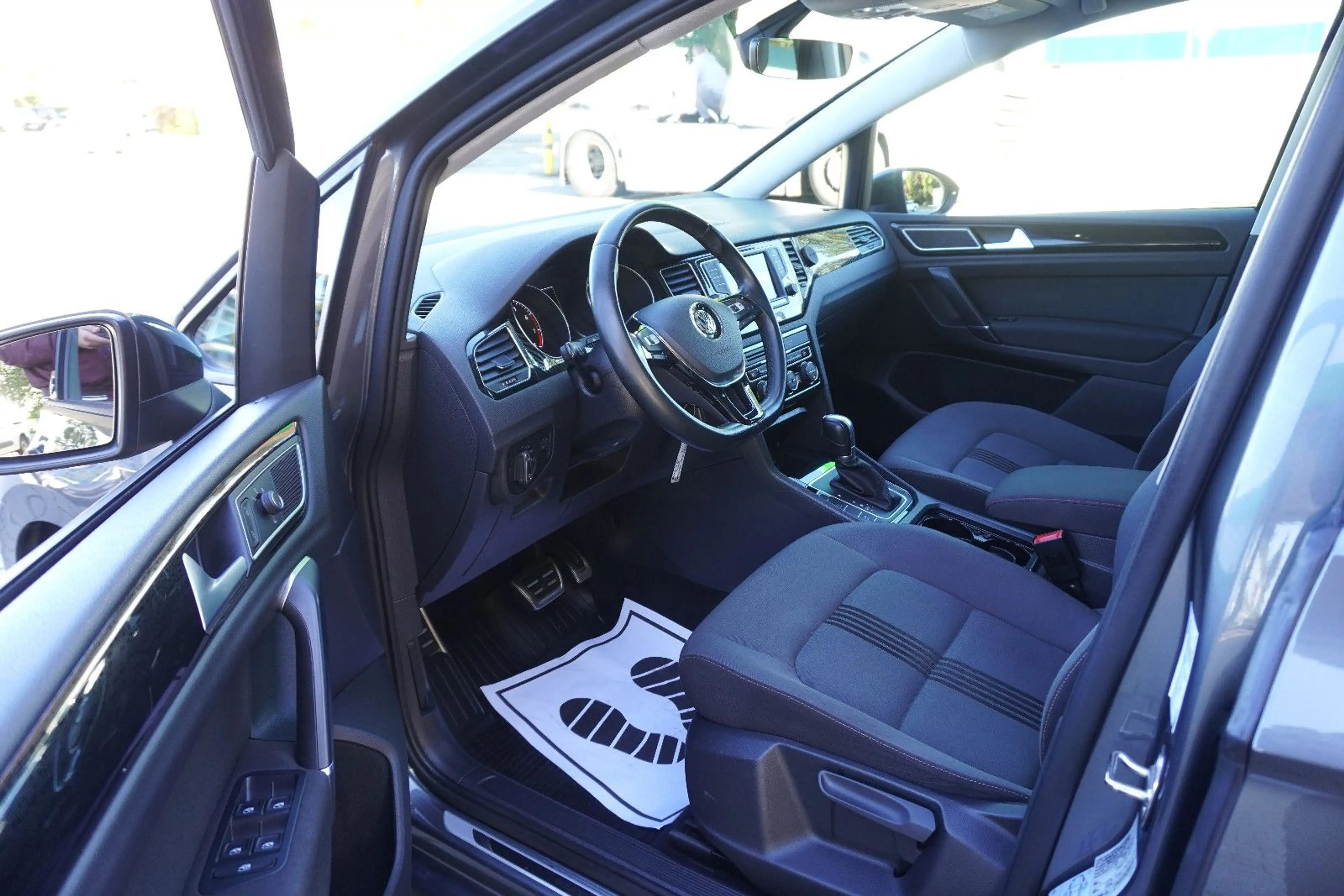 Volkswagen Golf Sportsvan Sound |Pano|AHK|Autom.|ACC — photo 9