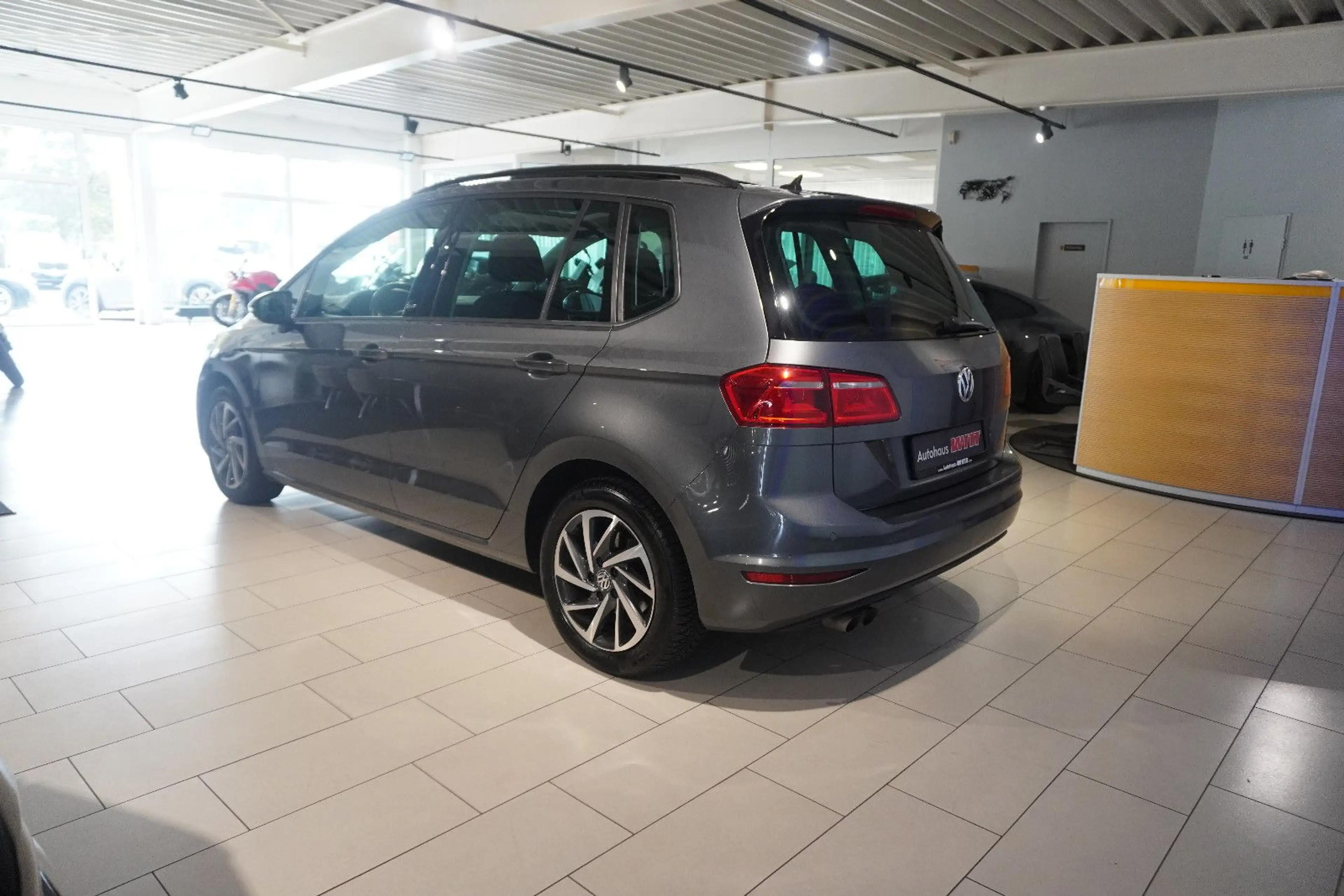 Volkswagen Golf Sportsvan Sound |Pano|AHK|Autom.|ACC — photo 5