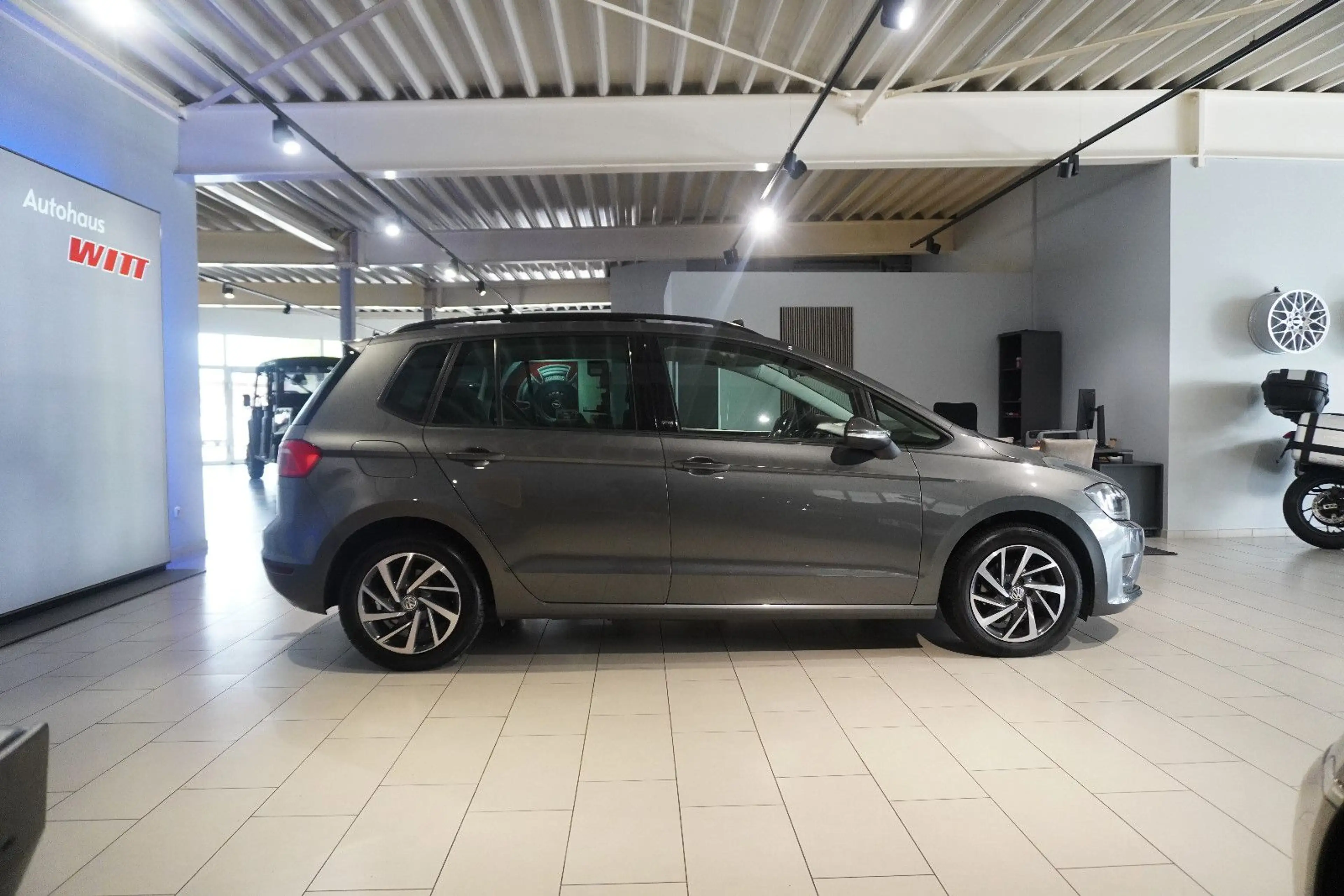 Volkswagen Golf Sportsvan Sound |Pano|AHK|Autom.|ACC — photo 8