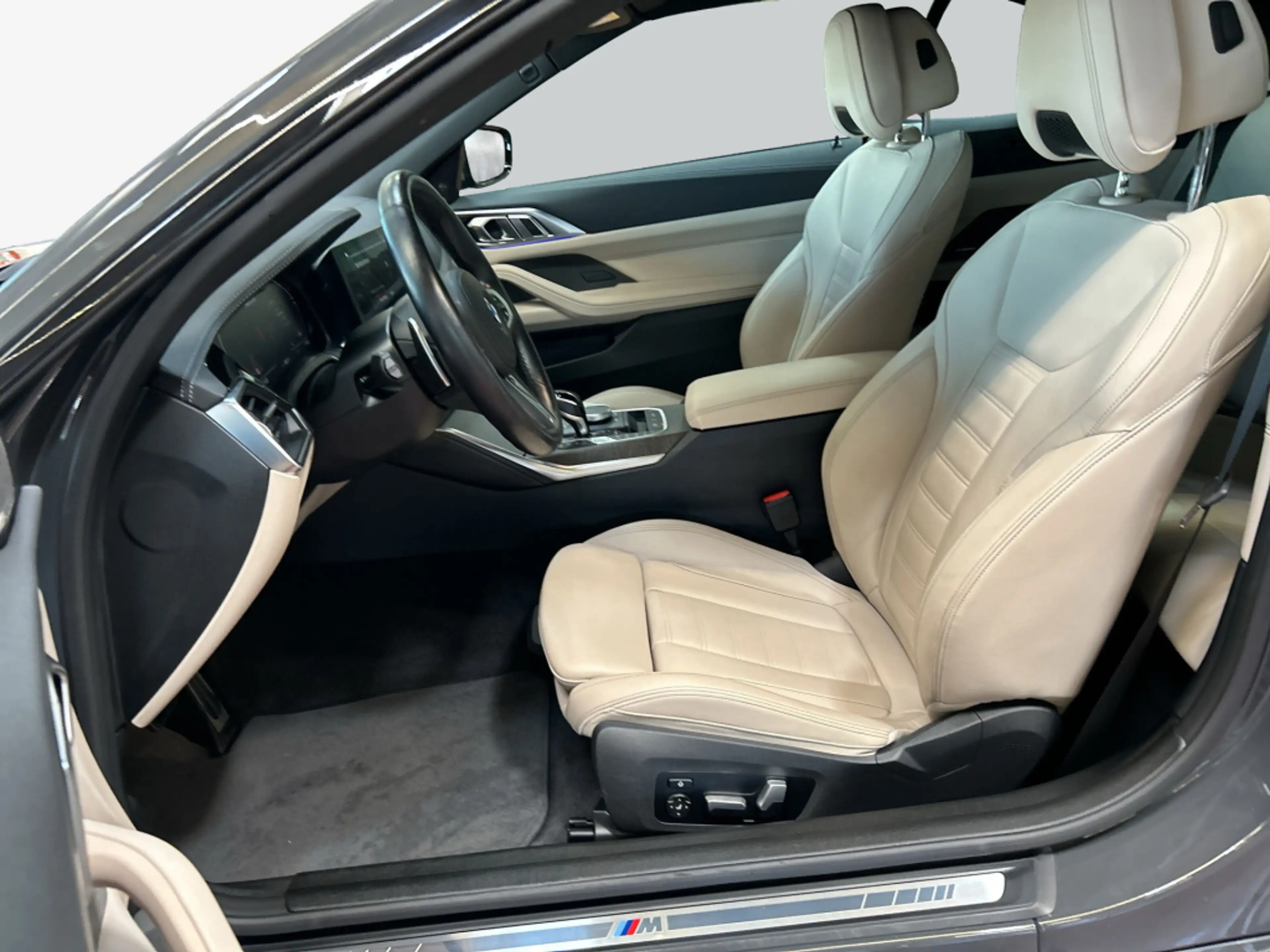 BMW M4 i xDrive Cabrio, SHZ, Nackenwärmer — photo 11