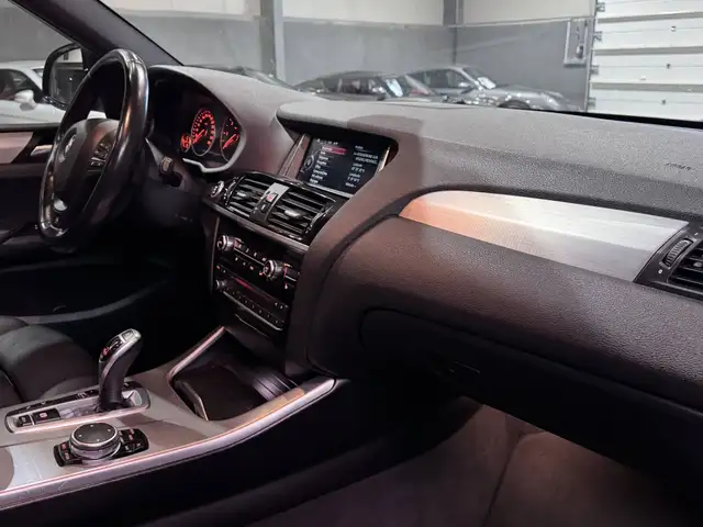 BMW X4 view 10