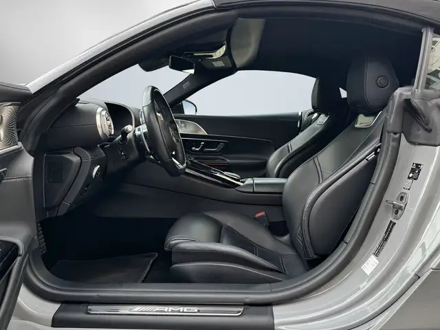Mercedes-Benz SL view 8