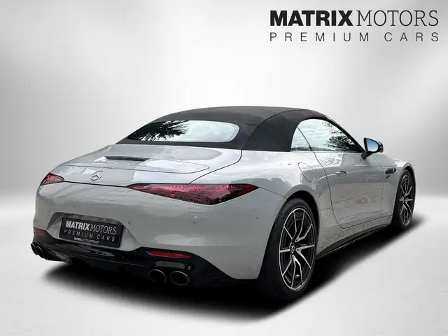 Mercedes-Benz SL view 2
