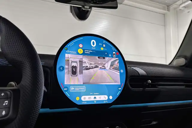 Mini Hatch view 13