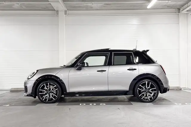 Mini Hatch view 2