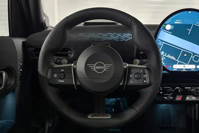 Mini Hatch view 12