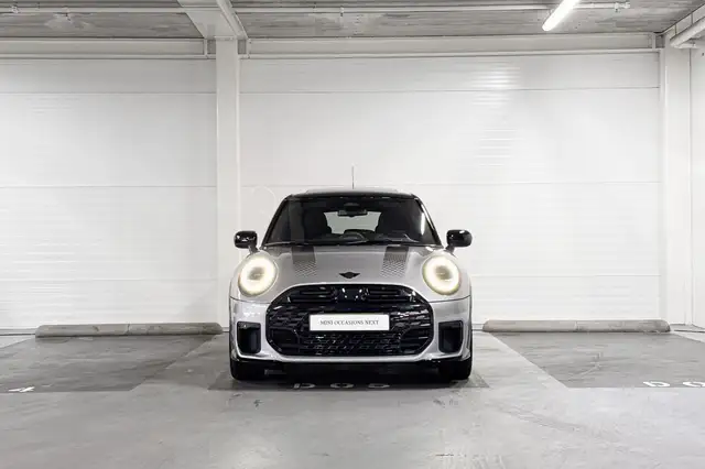 Mini Hatch view 5