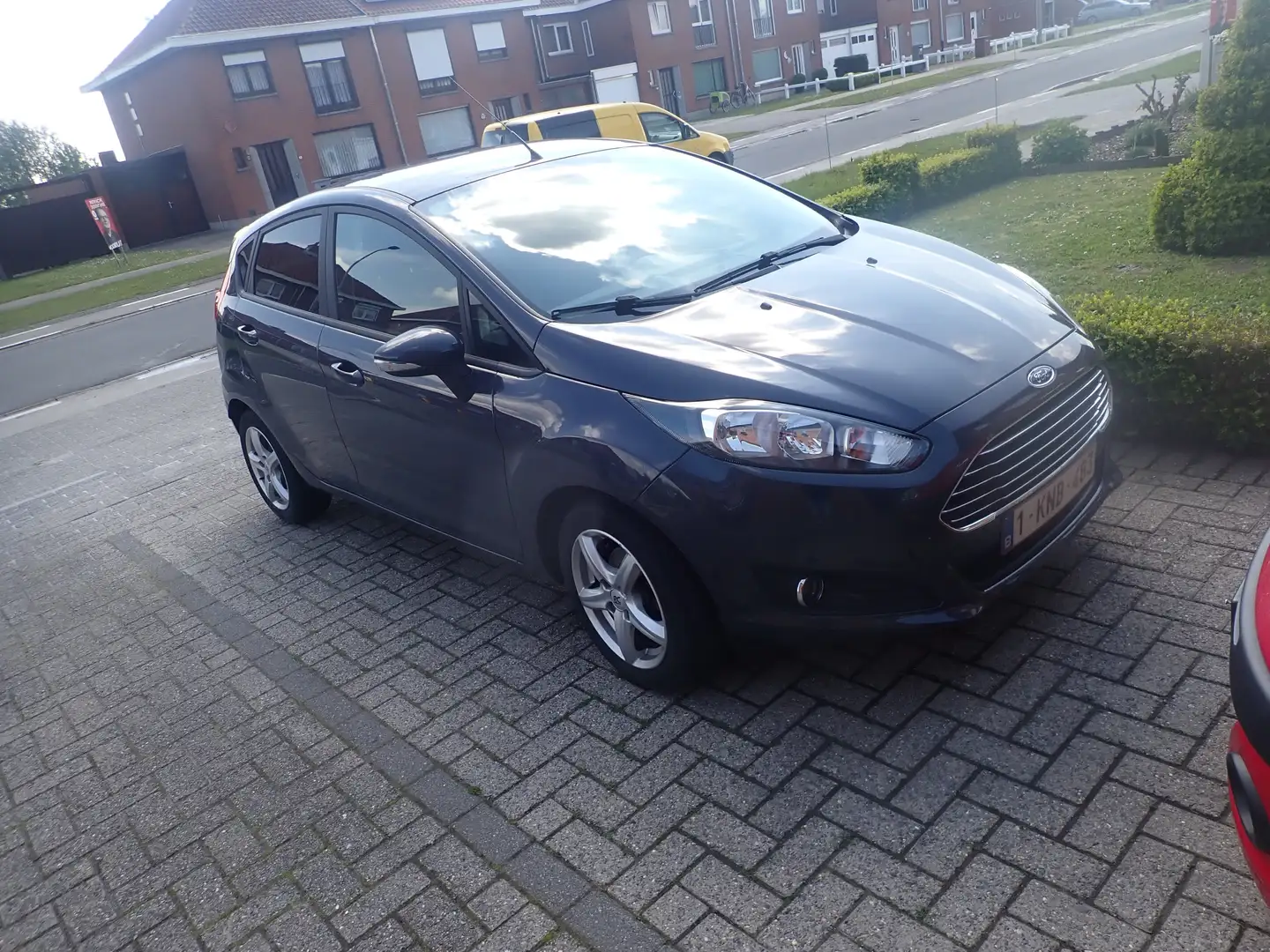 Ford Fiesta Fiesta 1.0 EcoBoost Start-Stop SYNC Edition Gris - 1