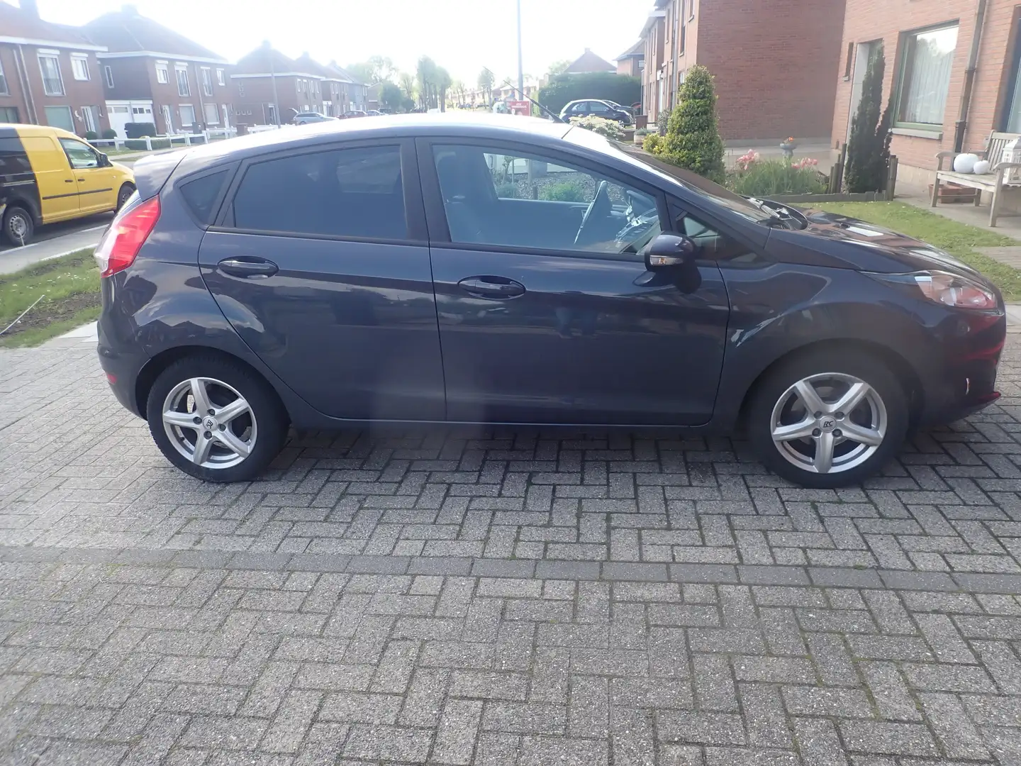 Ford Fiesta Fiesta 1.0 EcoBoost Start-Stop SYNC Edition Gris - 2