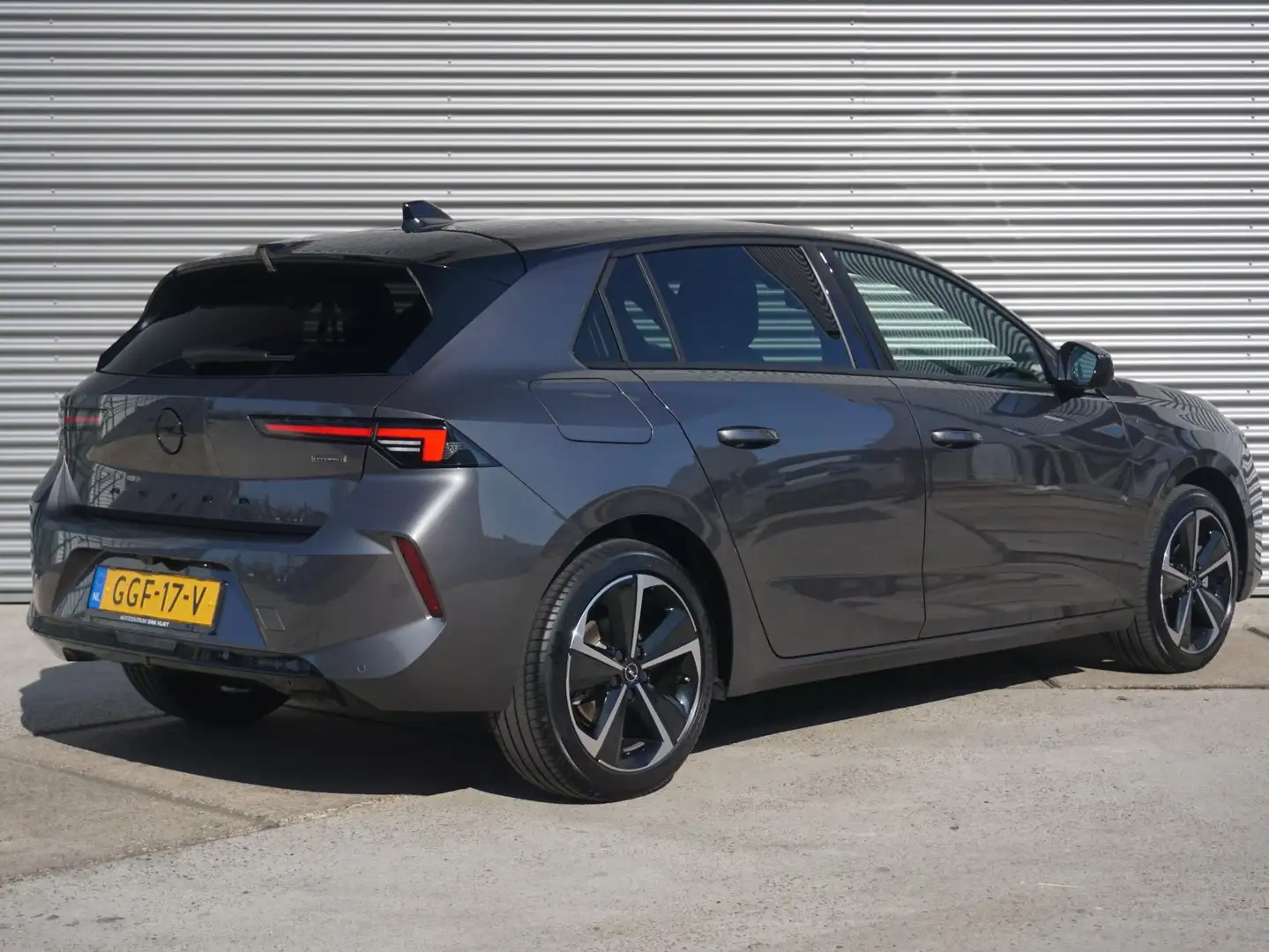 Opel Astra 1.2 Turbo Hybrid GS Grijs - 2