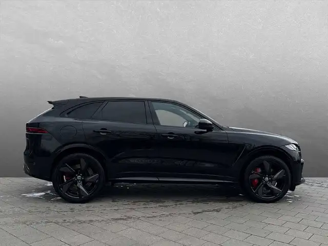 Jaguar F-Pace view 6