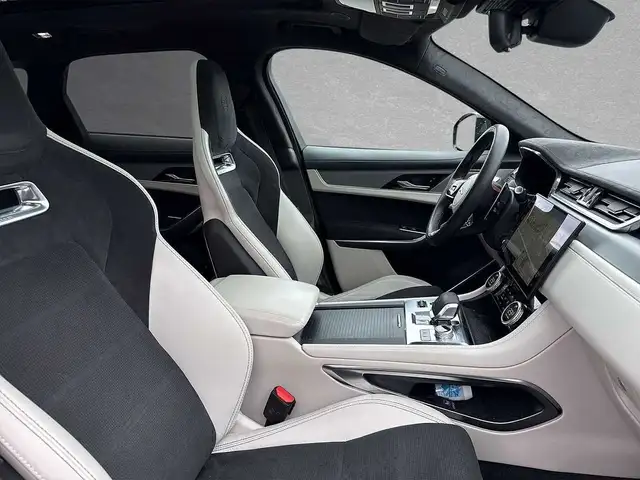 Jaguar F-Pace view 3