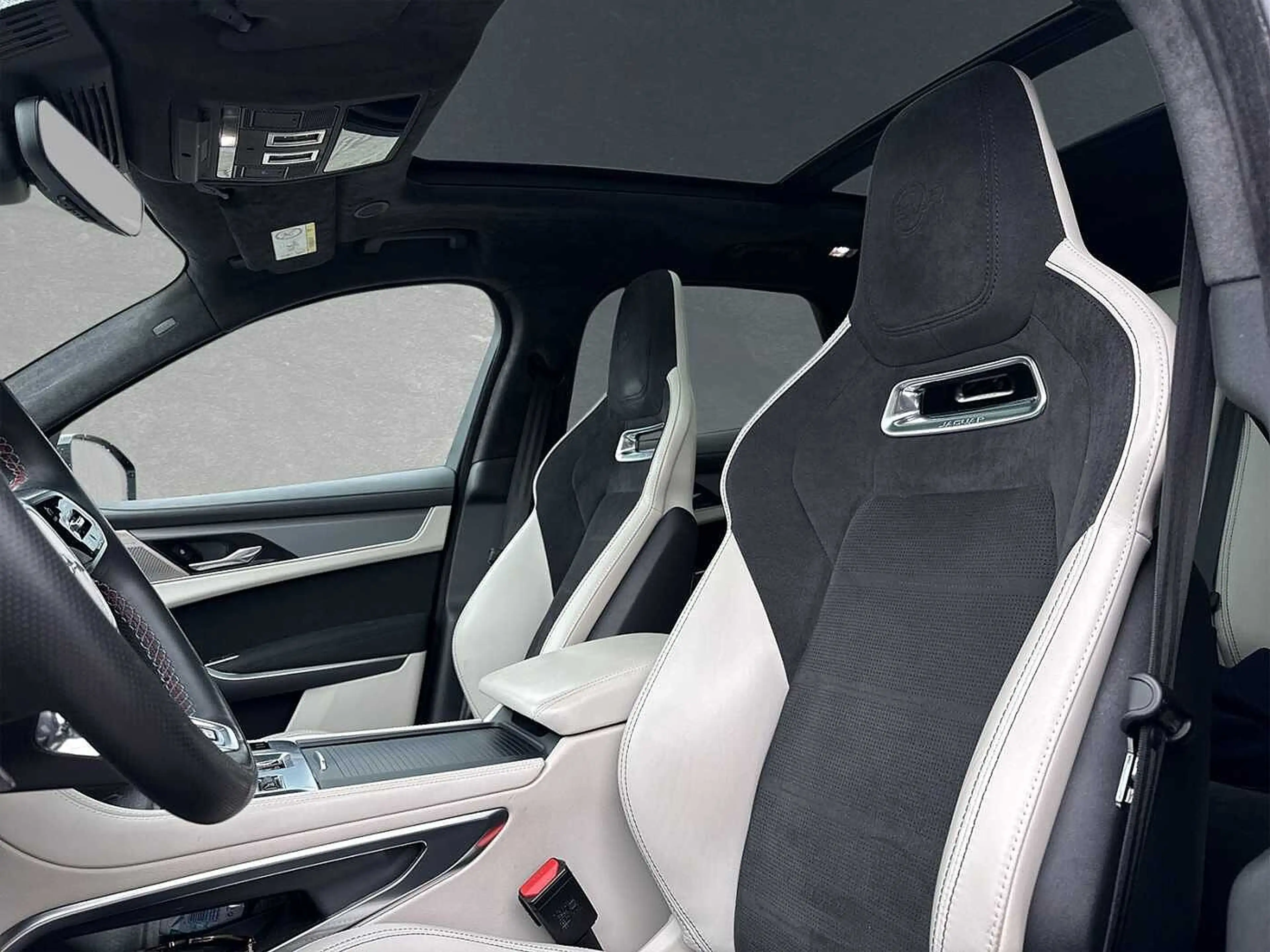 Jaguar F-Pace P550 AWD SVR - Herstellergarantie 07.2028 — photo 10