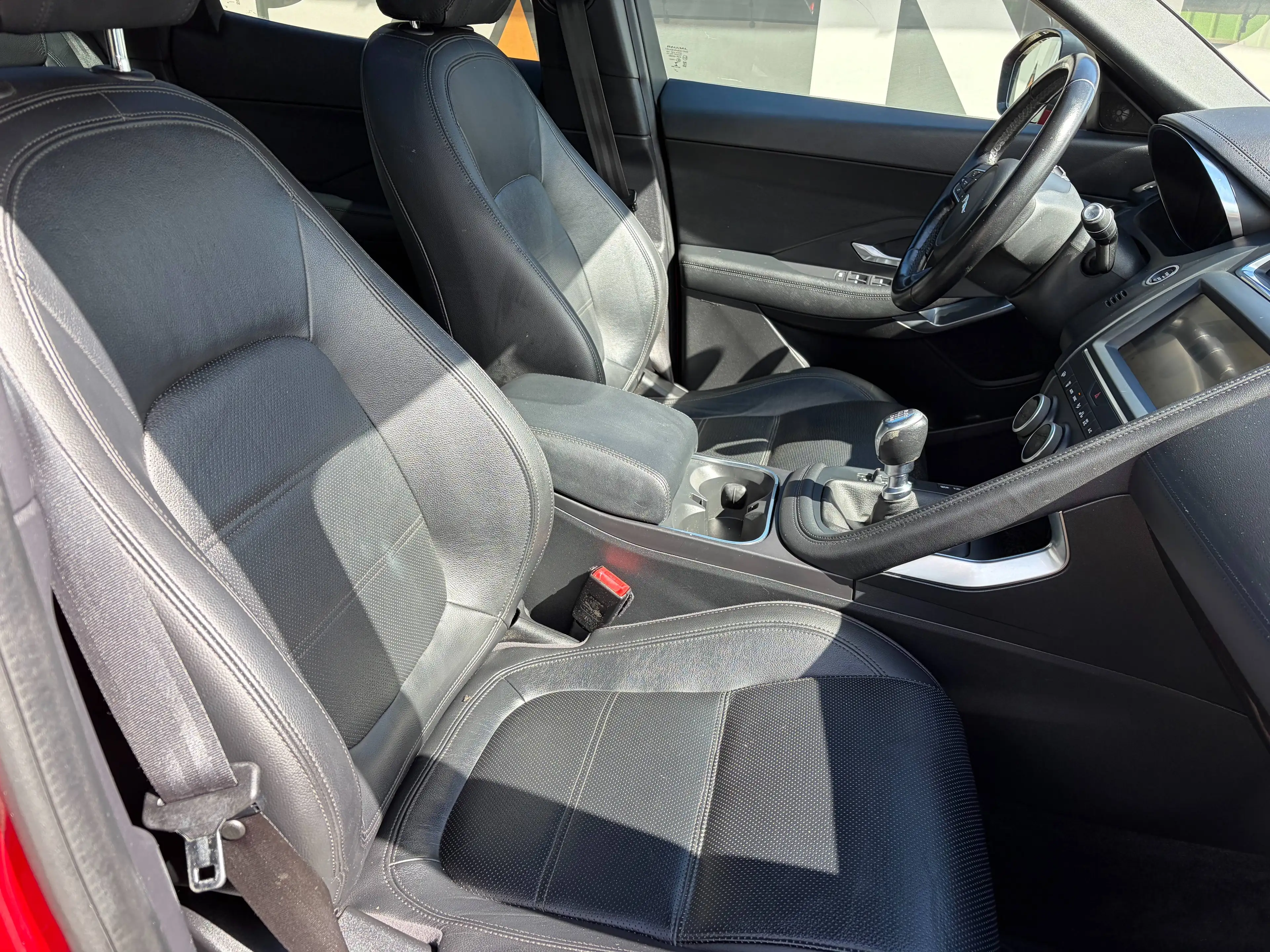 Jaguar E-Pace E-Pace 2.0 D S (EU6.2) — photo 9