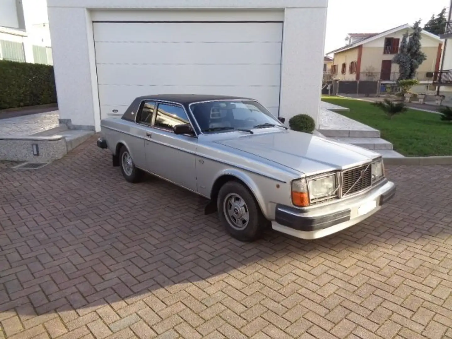 Volvo 262 Coupe' Bertone - 1