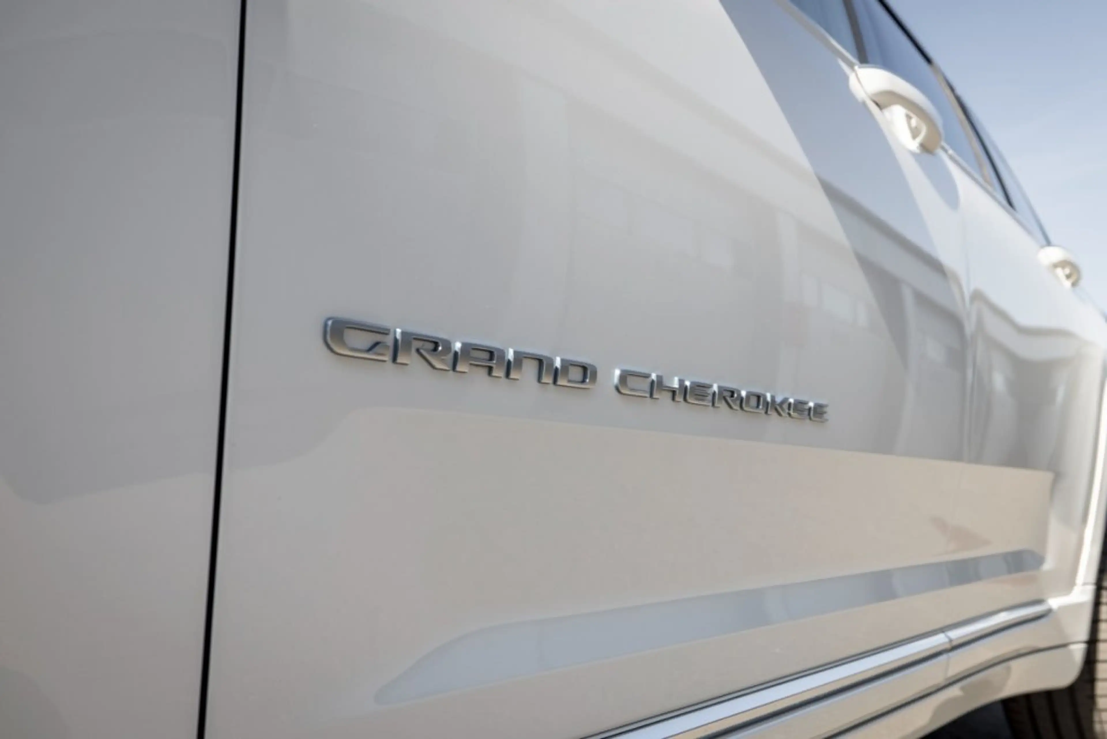 Jeep Grand Cherokee Summit Reserve 2.0 L PHEV 13,3 kWh 390 PS AT 4xe — photo 8