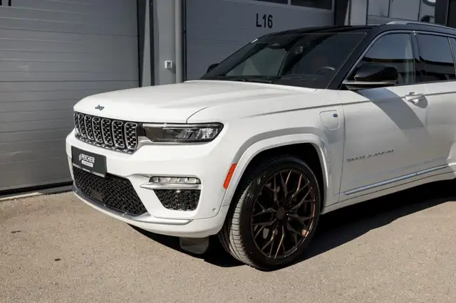 Jeep Grand Cherokee view 6
