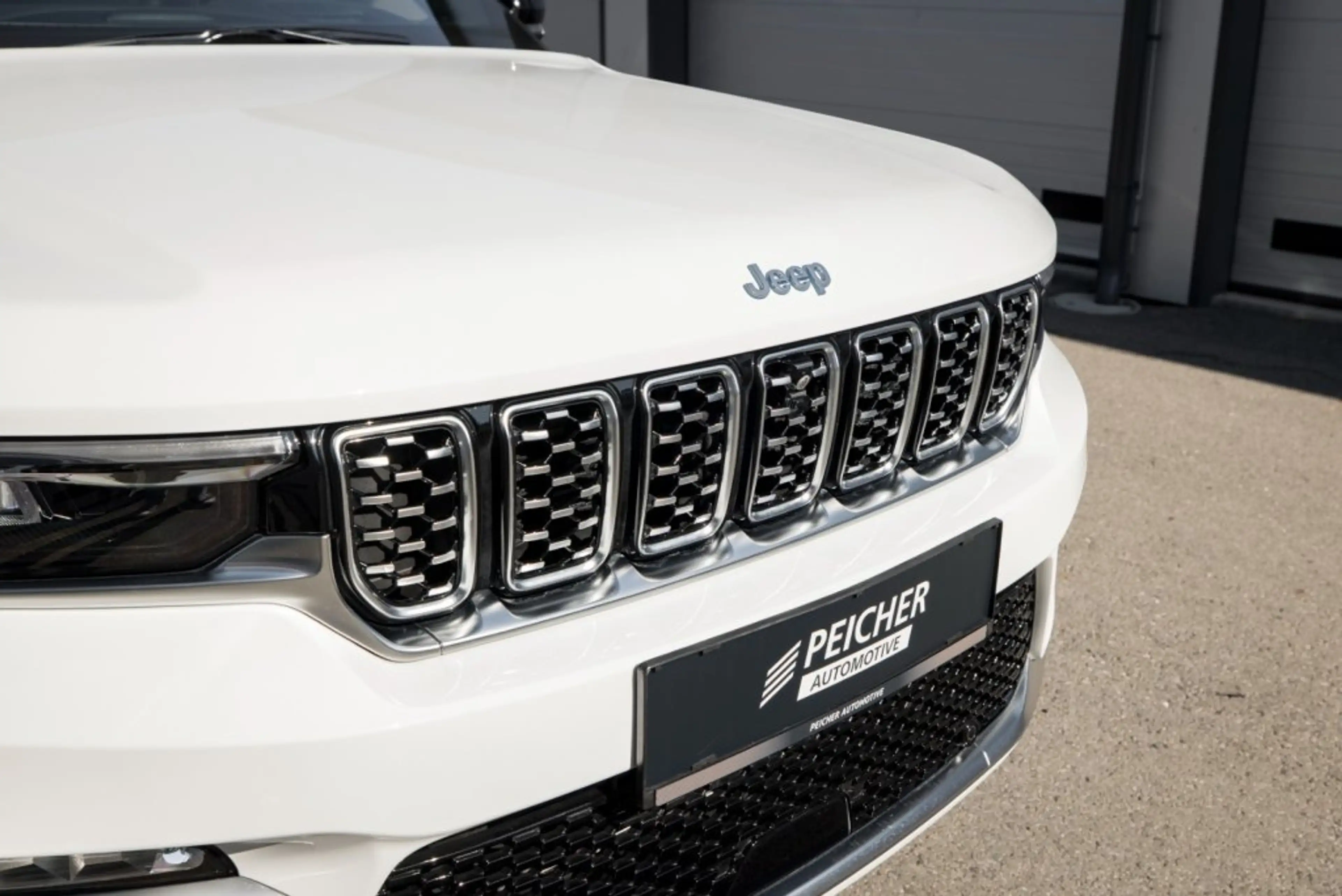 Jeep Grand Cherokee Summit Reserve 2.0 L PHEV 13,3 kWh 390 PS AT 4xe — photo 13